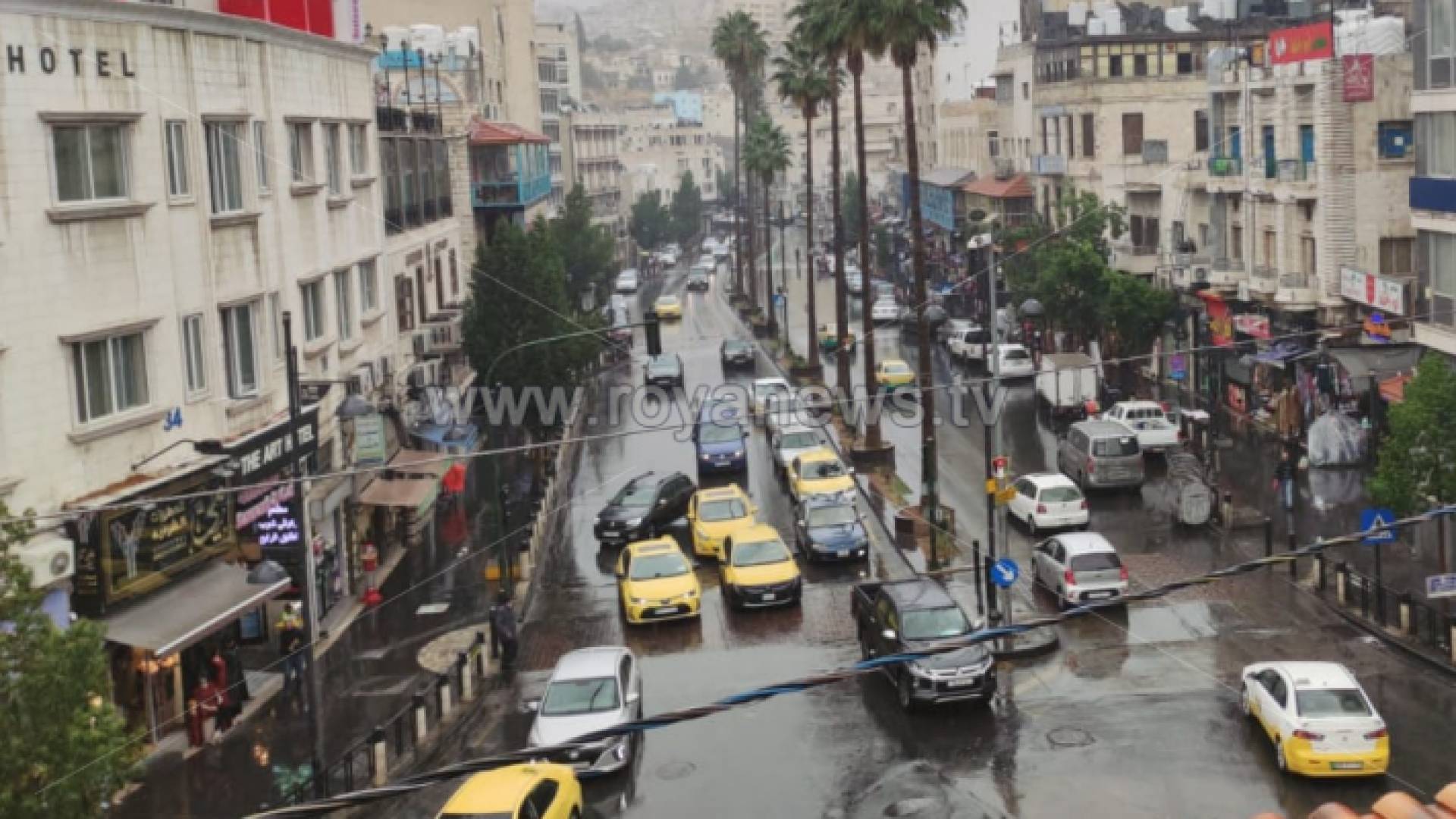 أحد شوارع العاصمة عمان بعد سقوط الأمطار