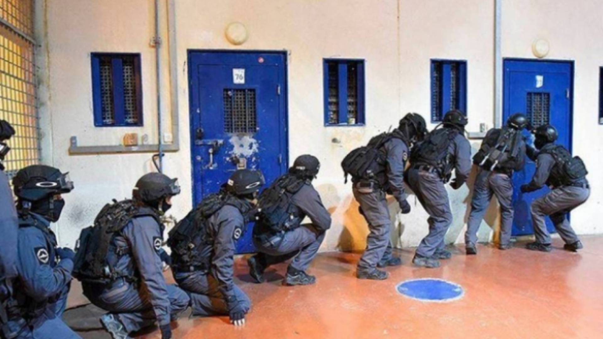 قوات القمع أثناء اقتحام أحد السجون - أرشيفية