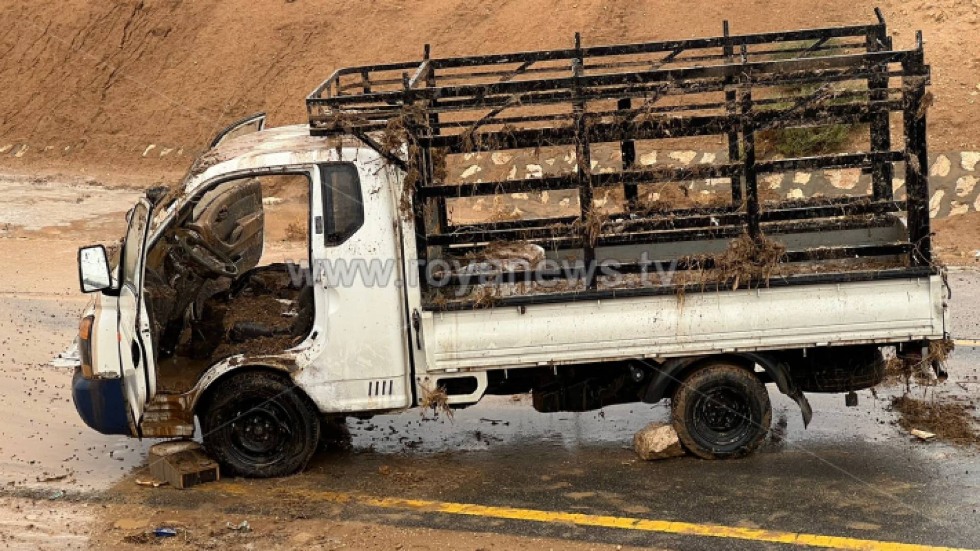 المركبة التي حوصرت في المفرق