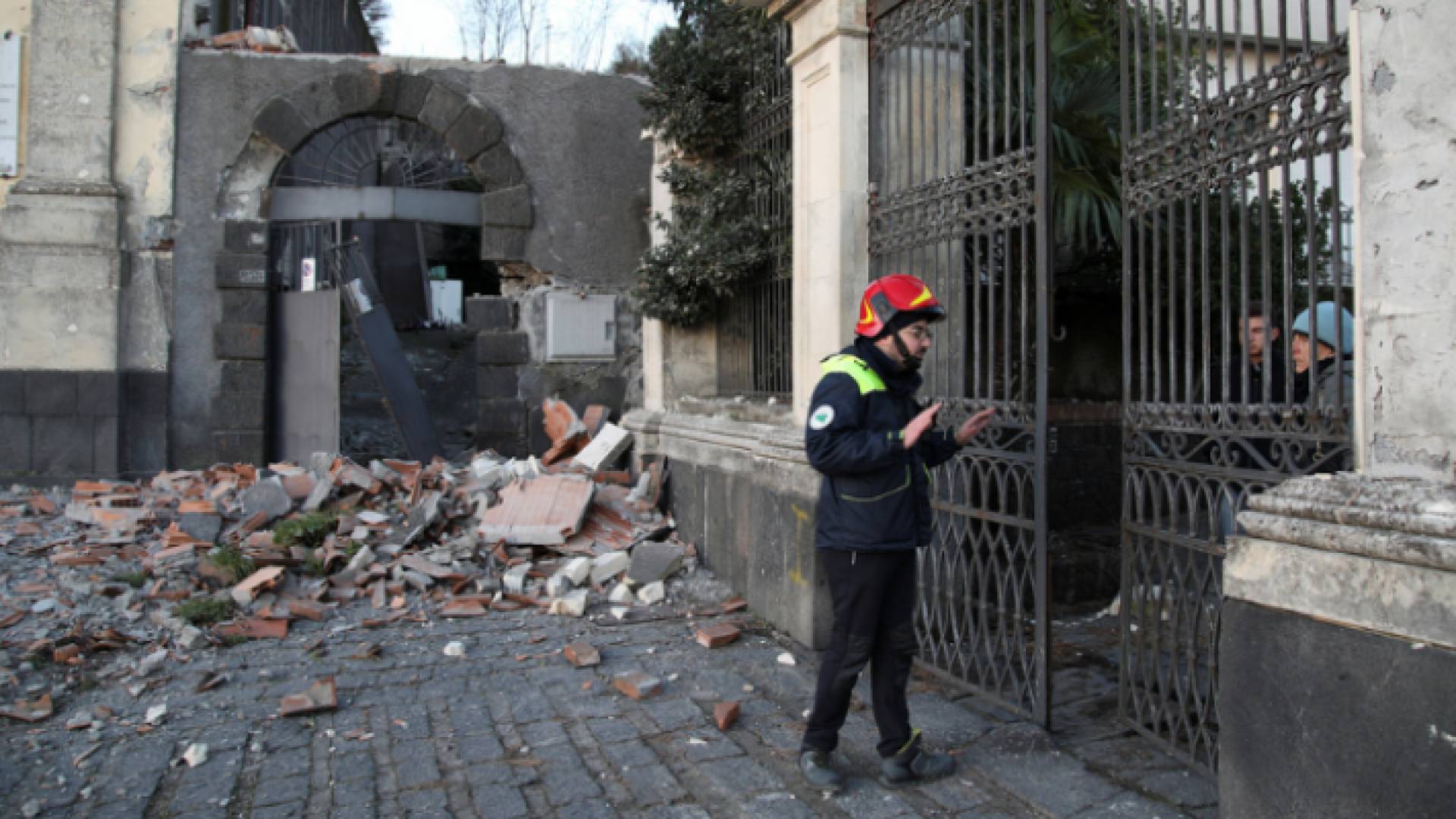 زلزال إيطاليا