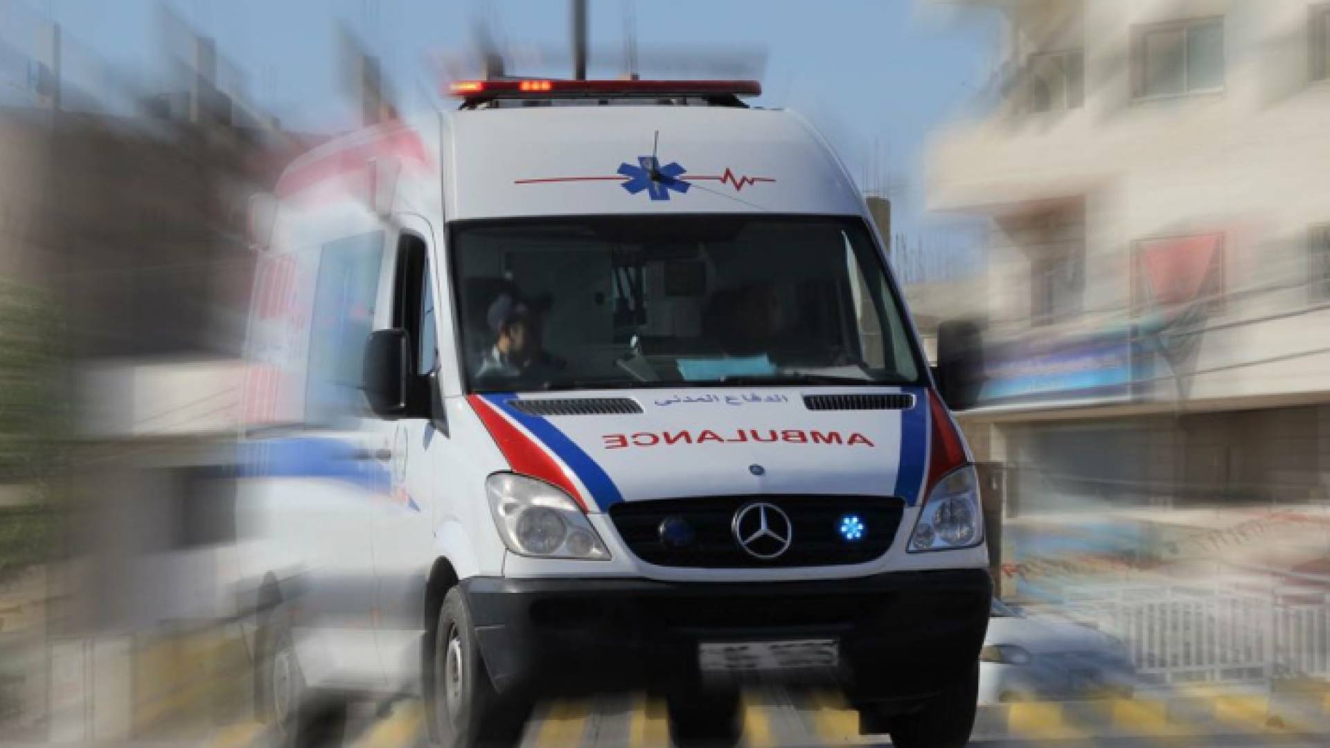 مركبة تابعة للدفاع المدني