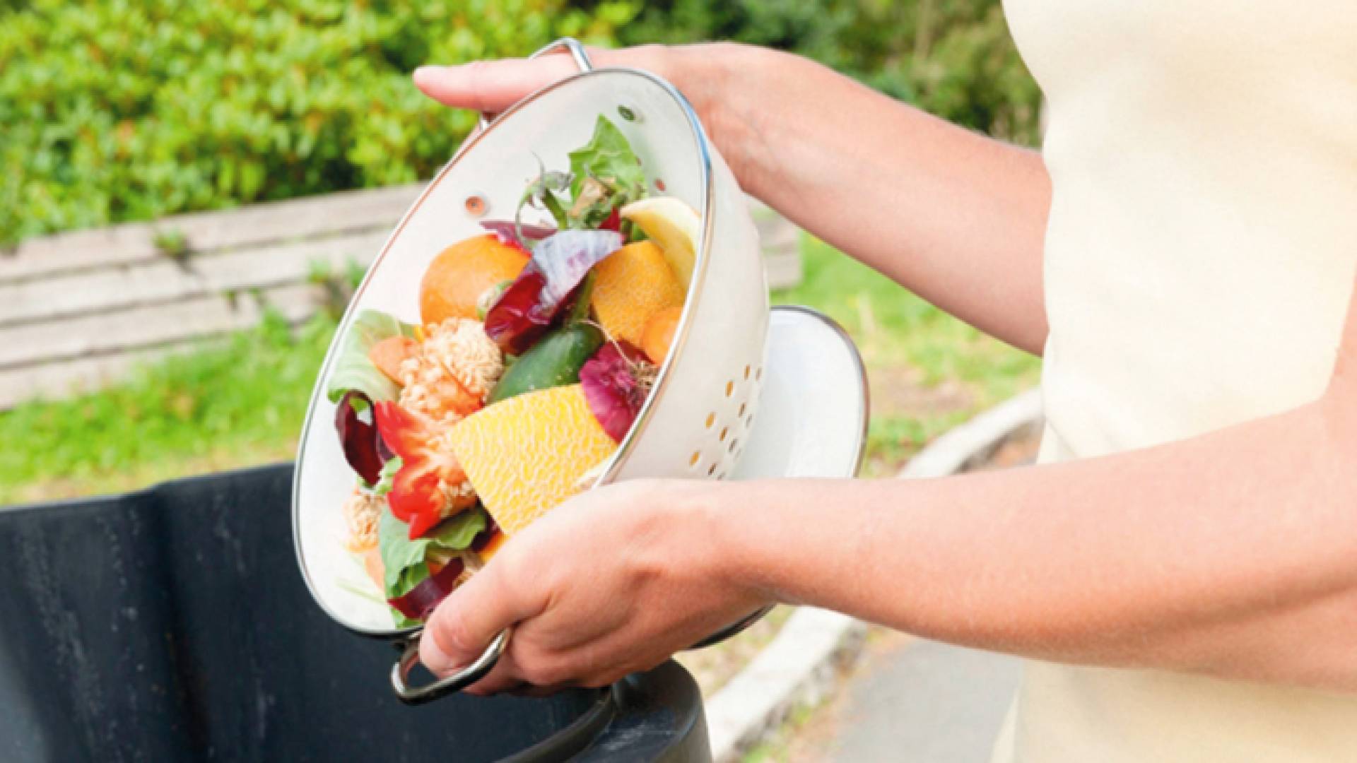 صورة تعبيرية لغذاء مهدر