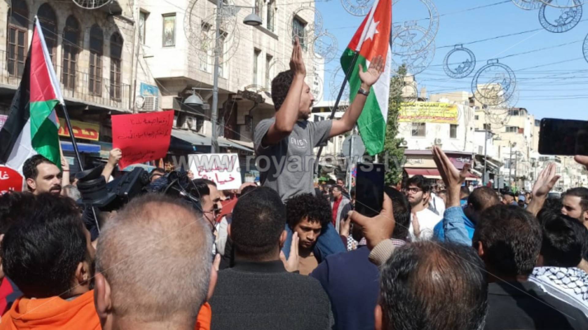 جانب من المسيرة