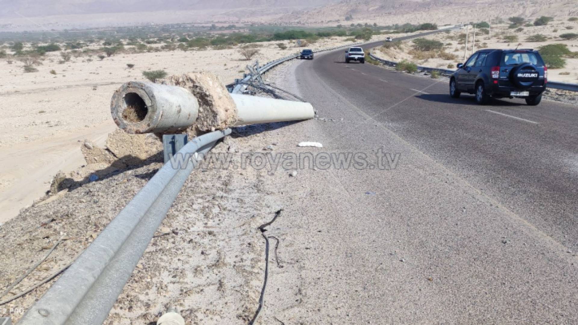 أحد العمودين الذين سقطا