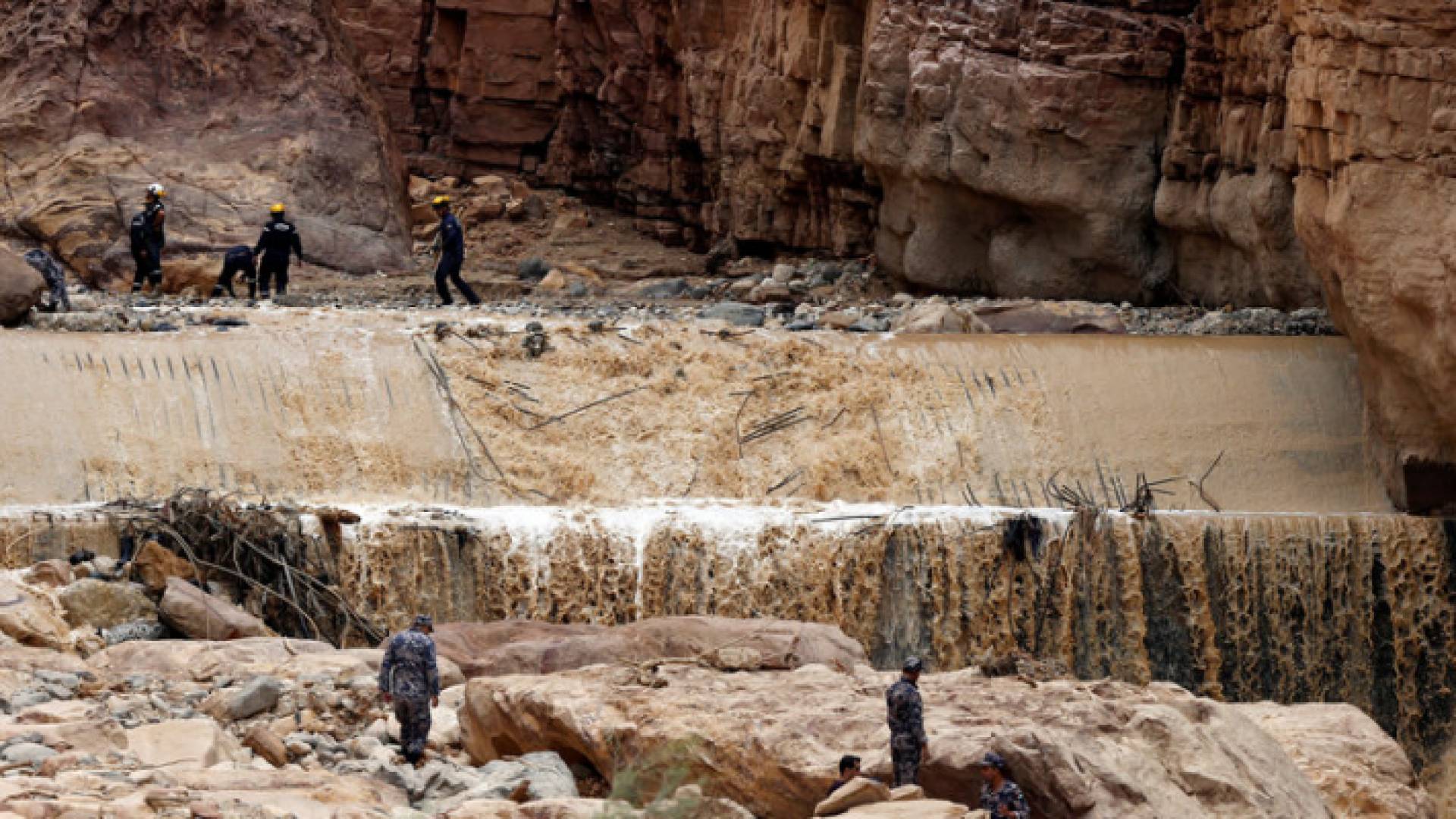 صورة أرشيفية لتشكل السيول في إحدى مناطق الأردن