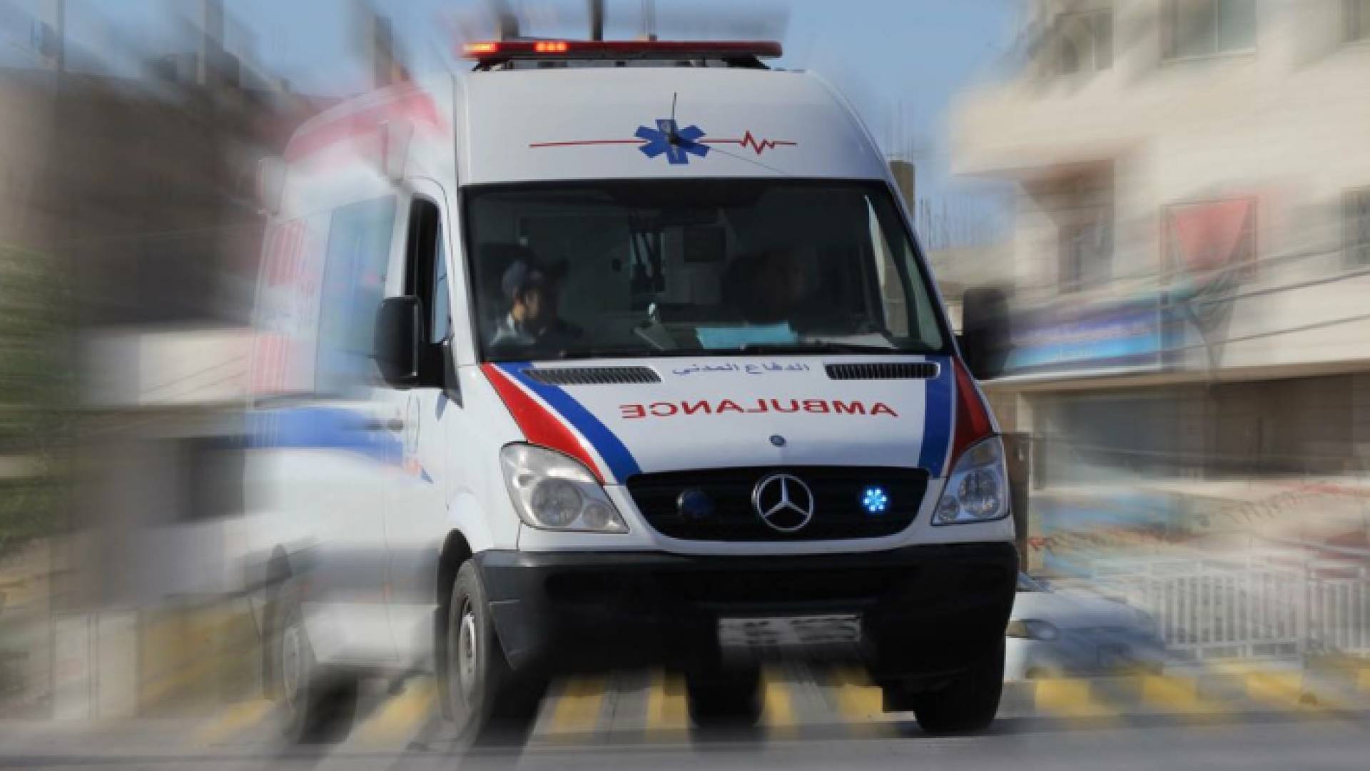 مركبة تابعة للدفاع المدني