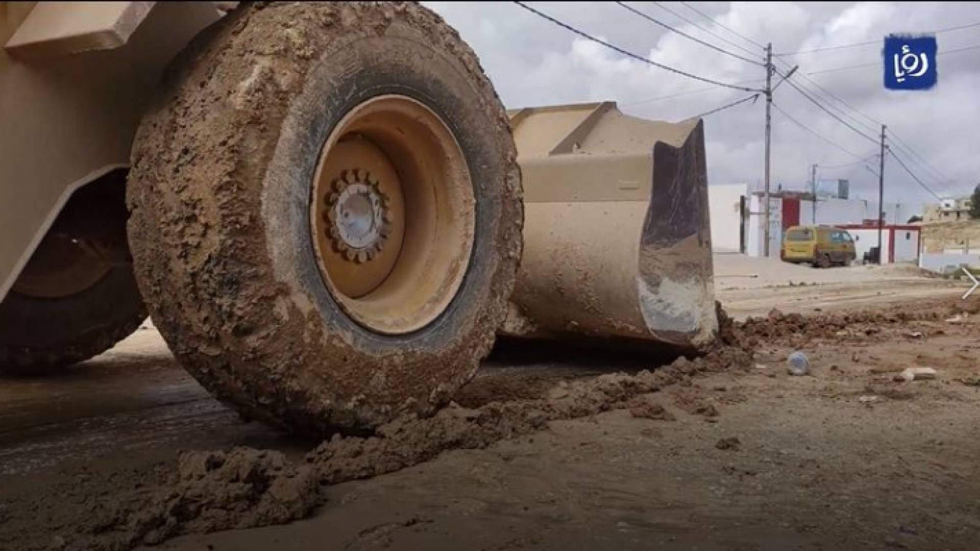 جانب من أعمال جرف التربة