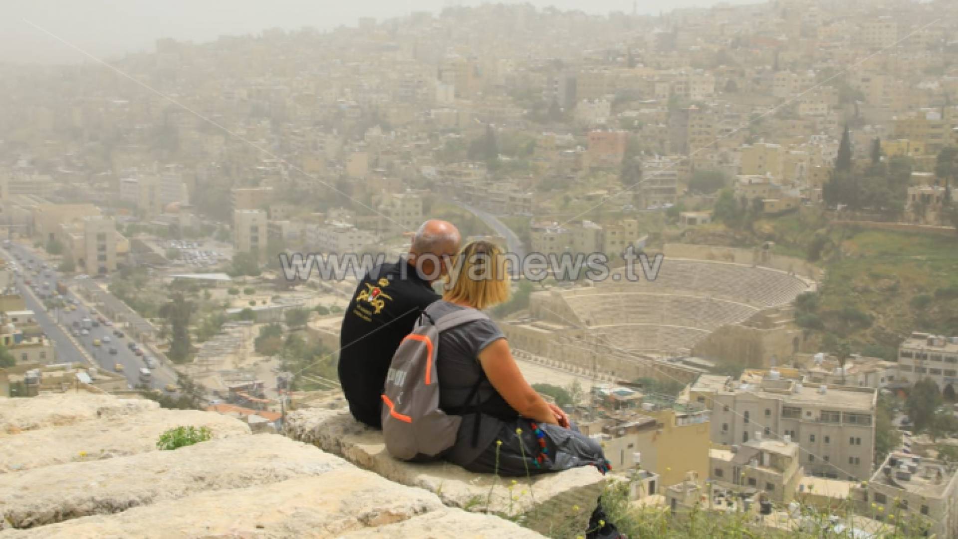 سائحان في العاصمة عمان - أرشيفية