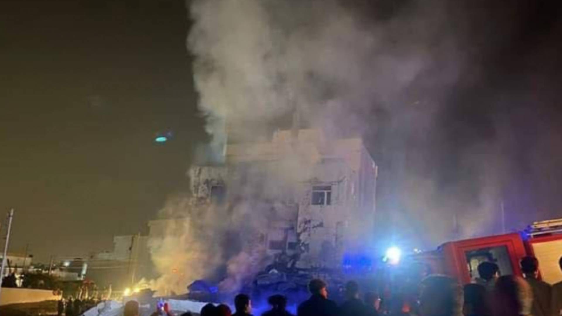 من مكان الانفجار