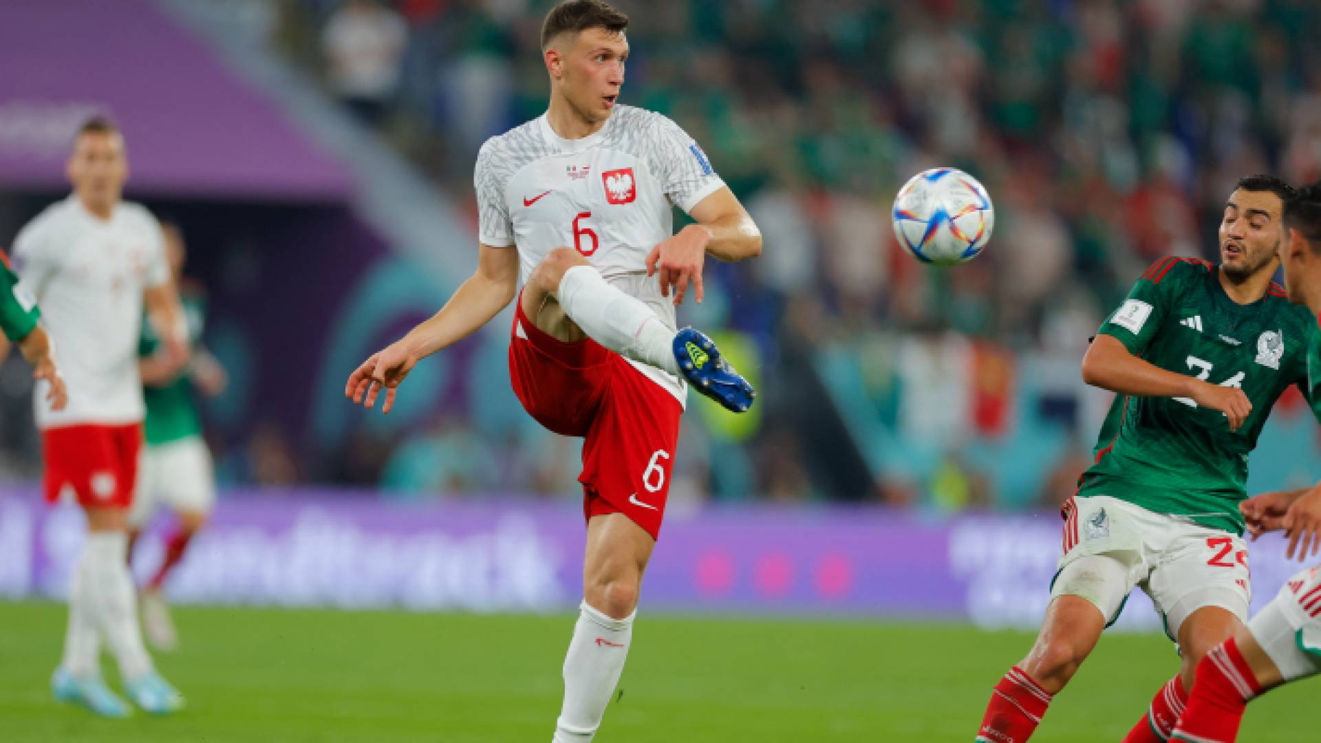 جانب من اللقاء الذي جيمع المكسيك وبولندا