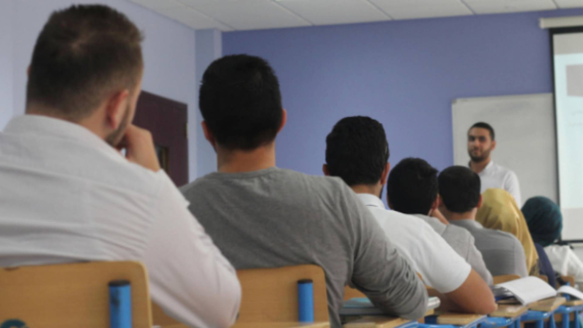 طلبة جامعات