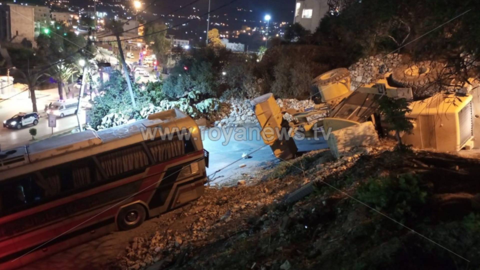 الآلية عقب انقلابها