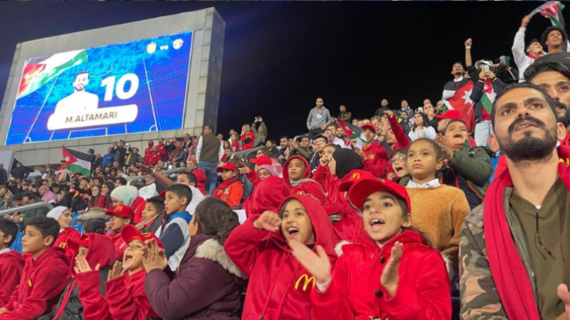 أطفال من قرى الـSOS يحضرون المباراة الودية بين منتخبي الأردن وإسبانيا