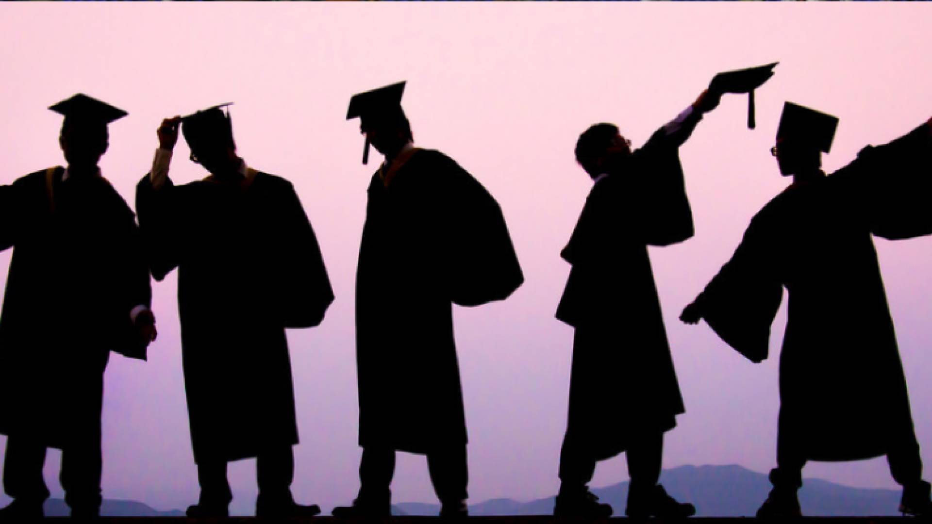 صورة تعبيرية لخريجي جامعات