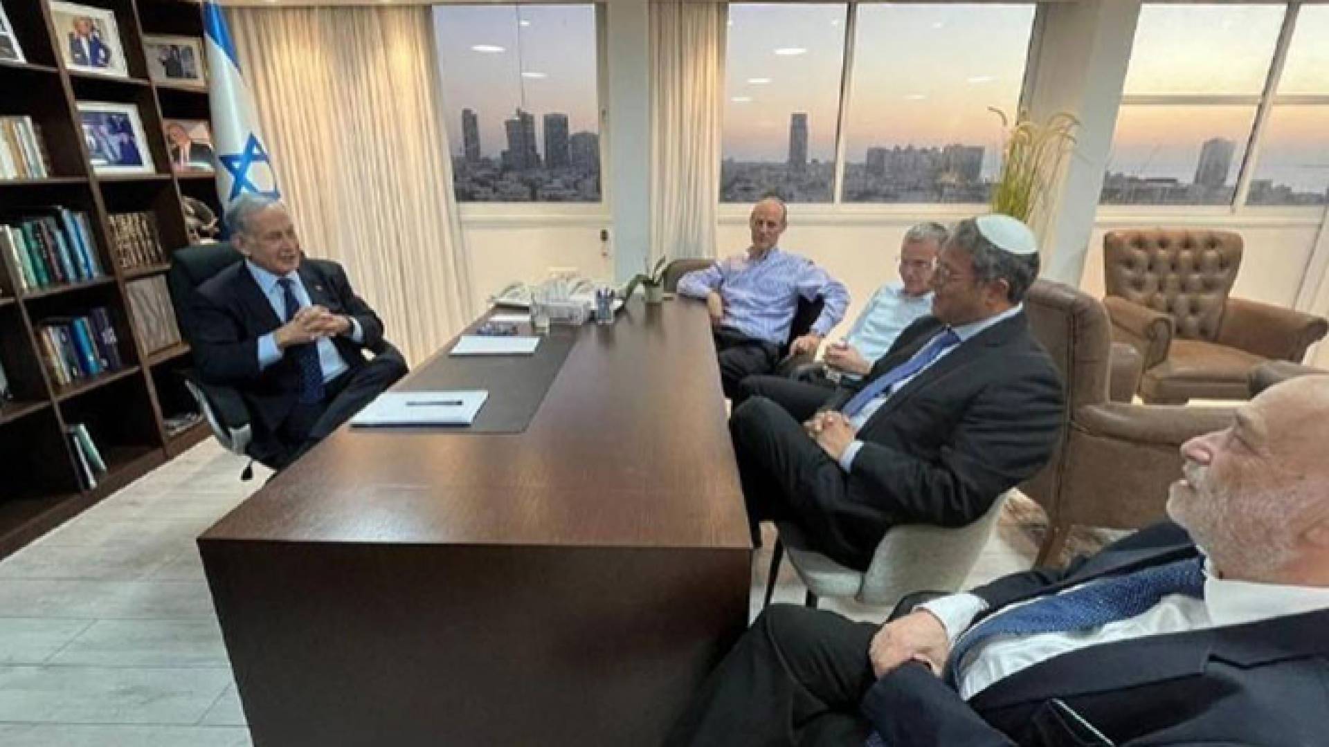 أول صورة لبنيامين نتنياهو وبن غفير