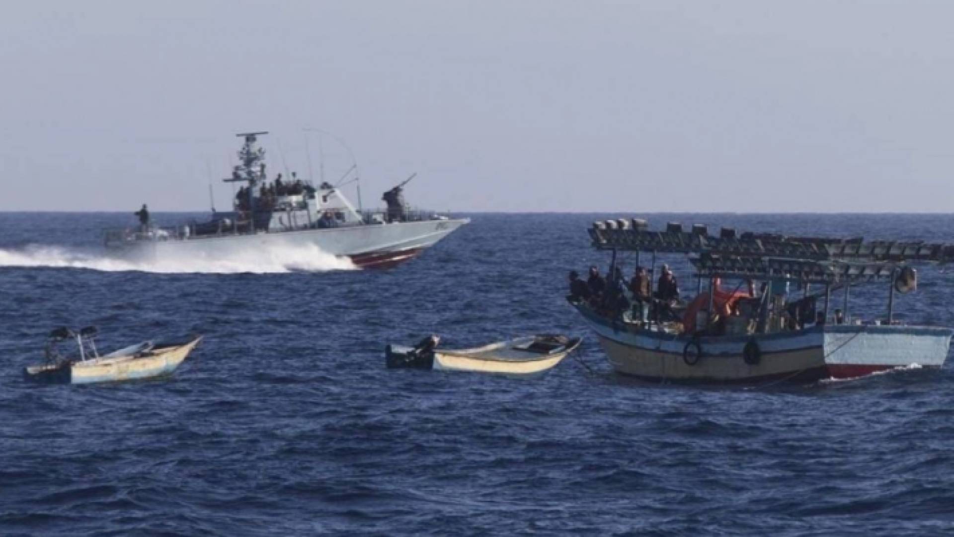 صيادين في غزة وقوات الاحتلال - أرشيفية