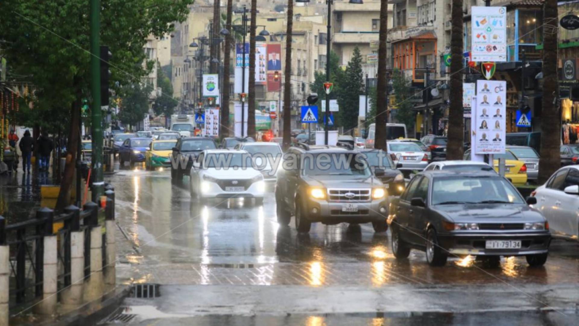 جانب من الأمطار التي هطلت الثلاثاء في عمان