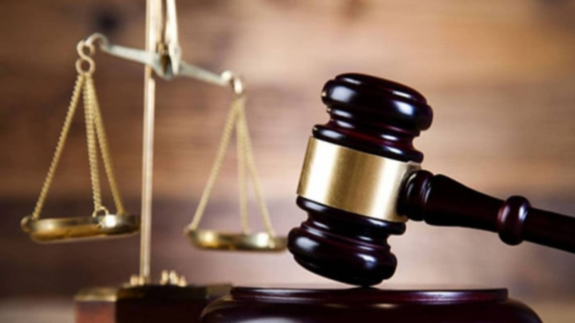 مطرقة وسندان