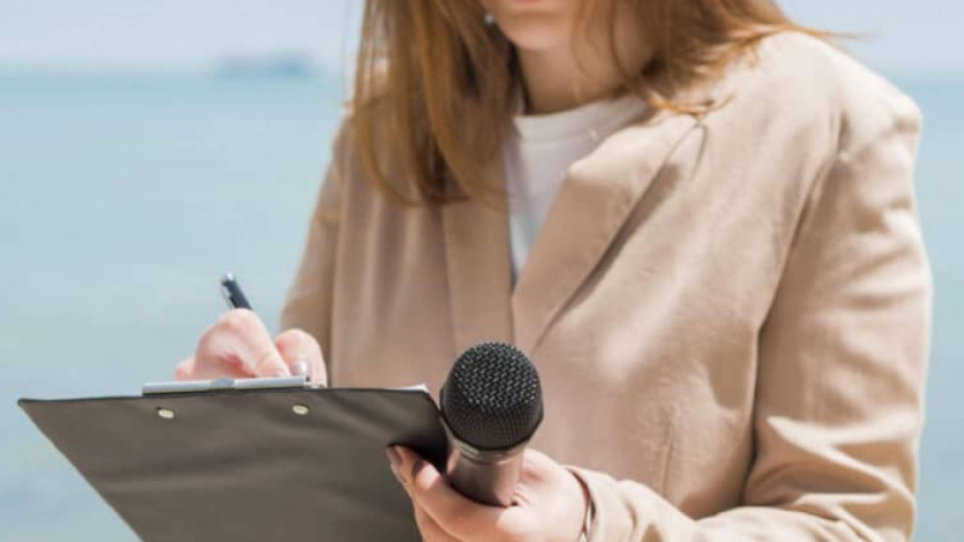 صحفية - تعبيرية