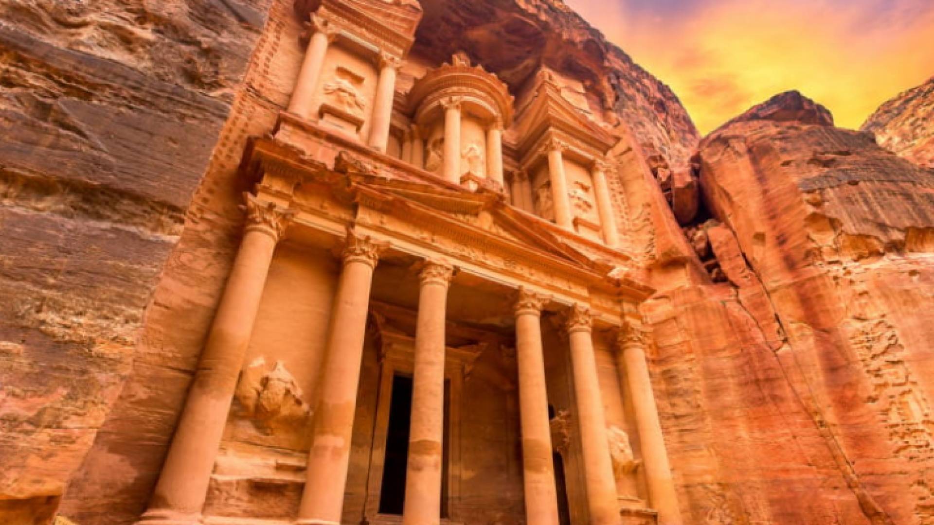 مدينة البترا الأثرية