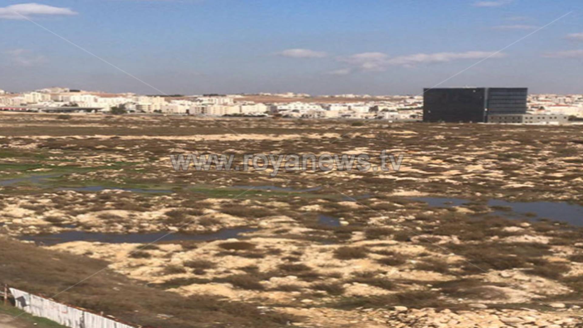 مياه الصرف الصحي في القرية الملكية بمنطقة مرج الحمام