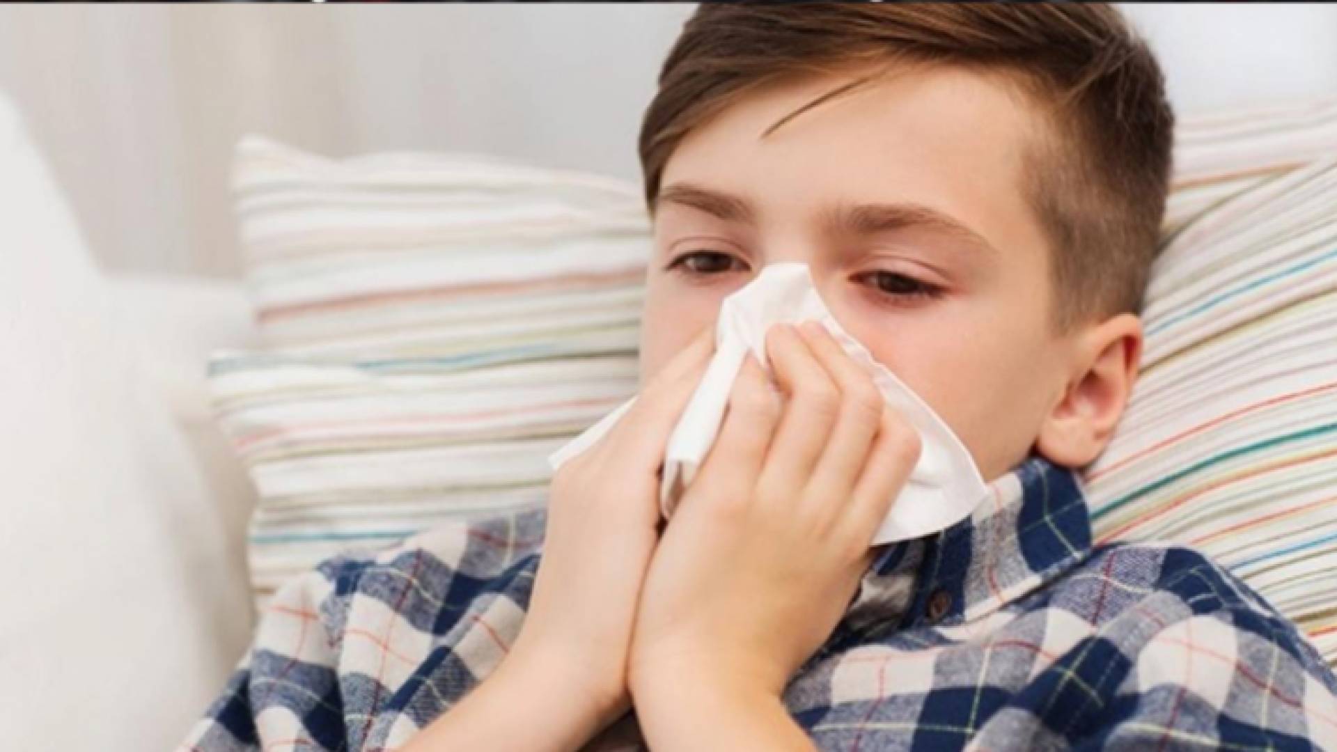 طفل مصاب بمرض في الجهاز التنفسي