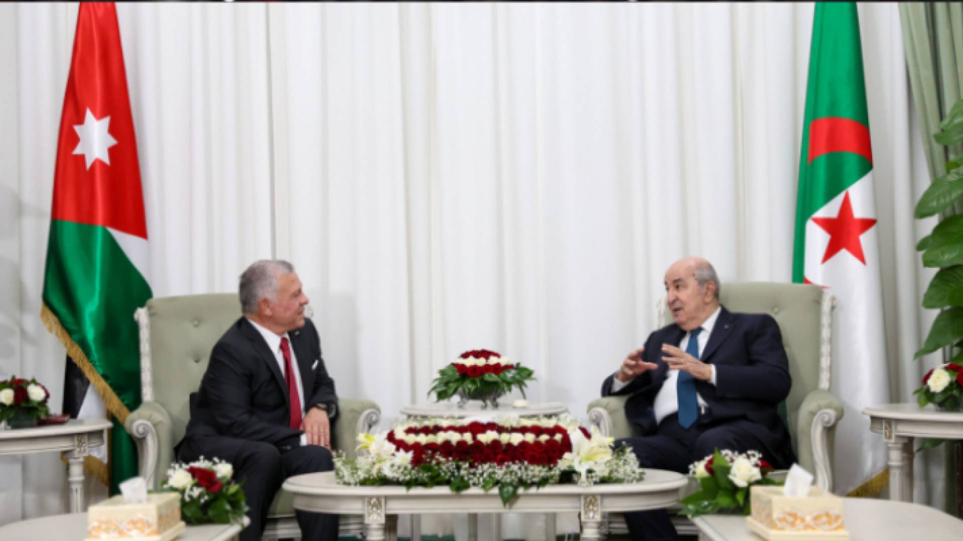 جلالة الملك عبد الله الثاني والرئيس الجزائري عبد المجيد تبون