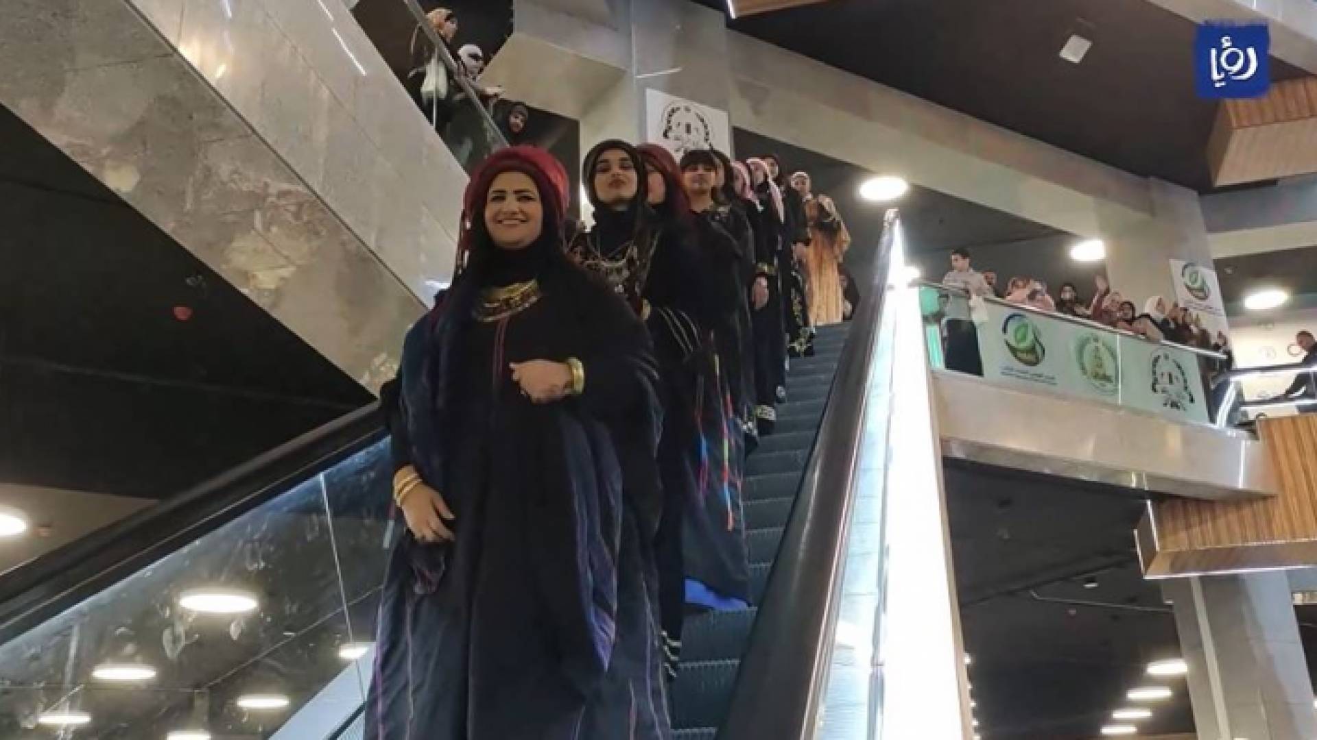 نشمية من السلط توثق الزي التراثي الأردني