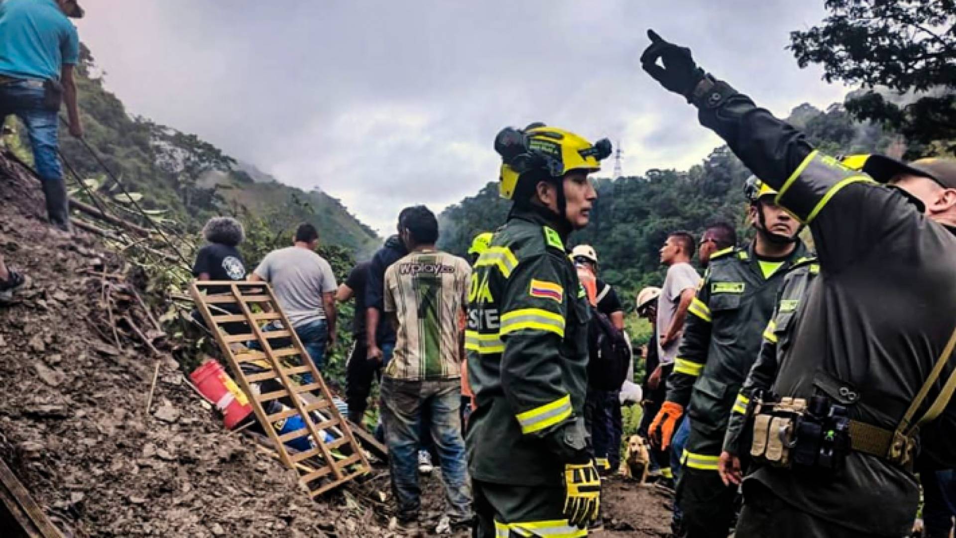 من مكان الانهيار الأرضي