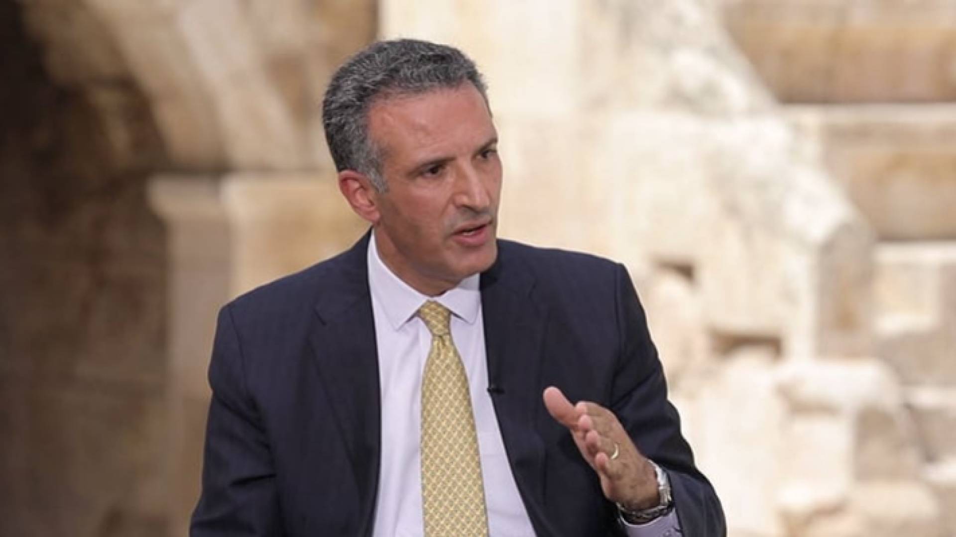 وزير السياحية والآثار نايف الفايز