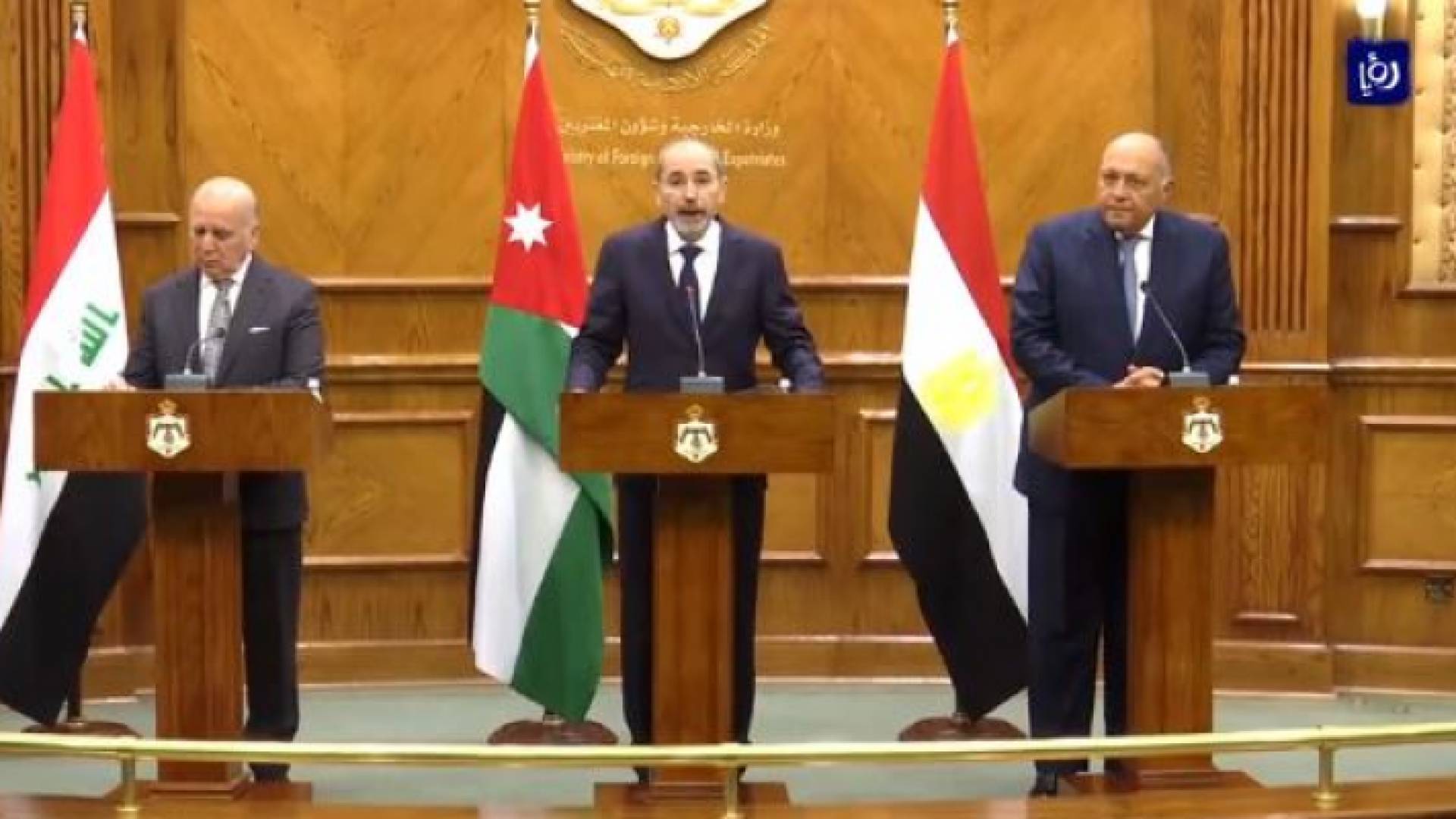 جانب من المؤتمر الصحفي للوزراء