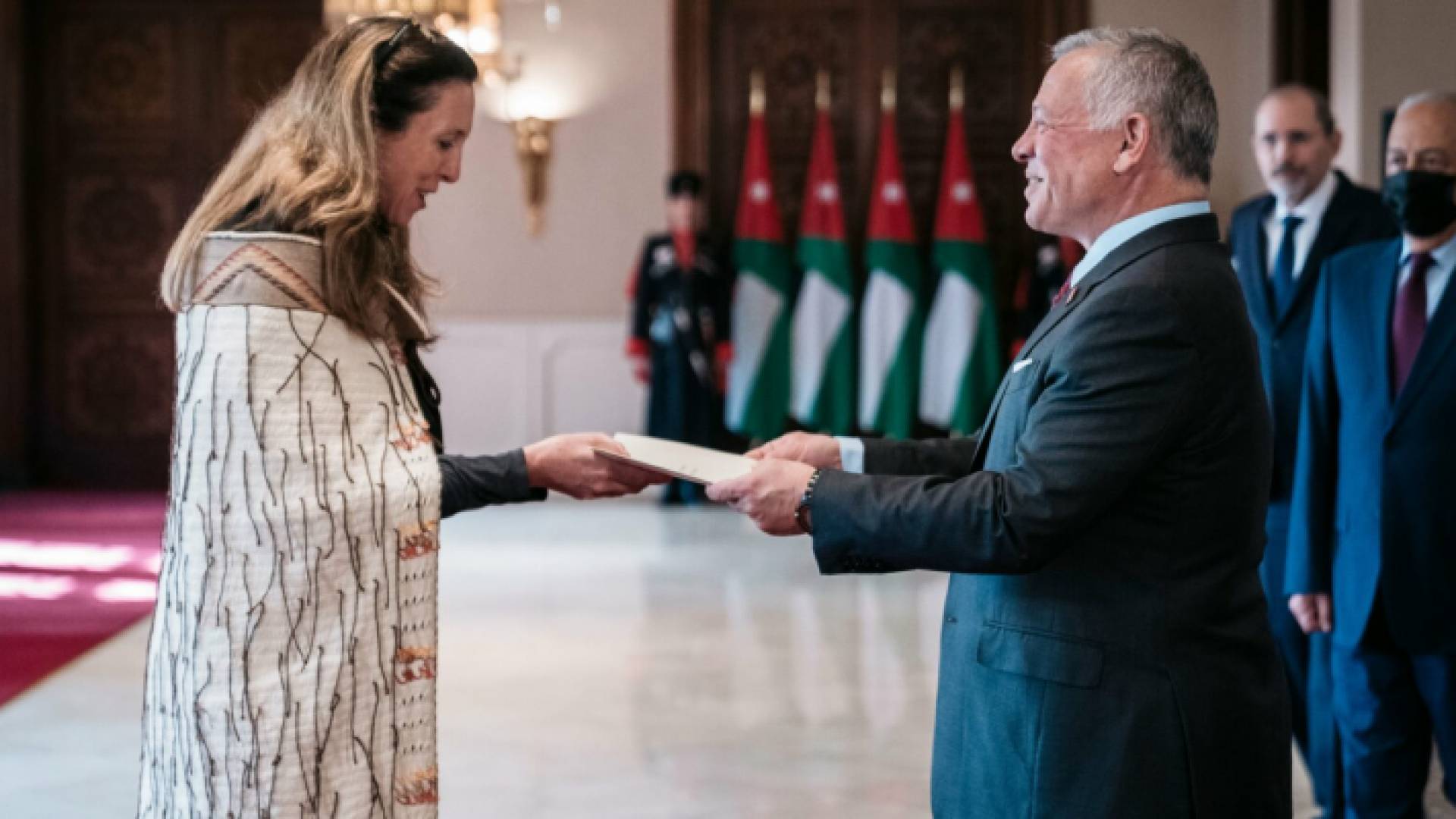 جلالة الملك في قصر بسمان الزاهر