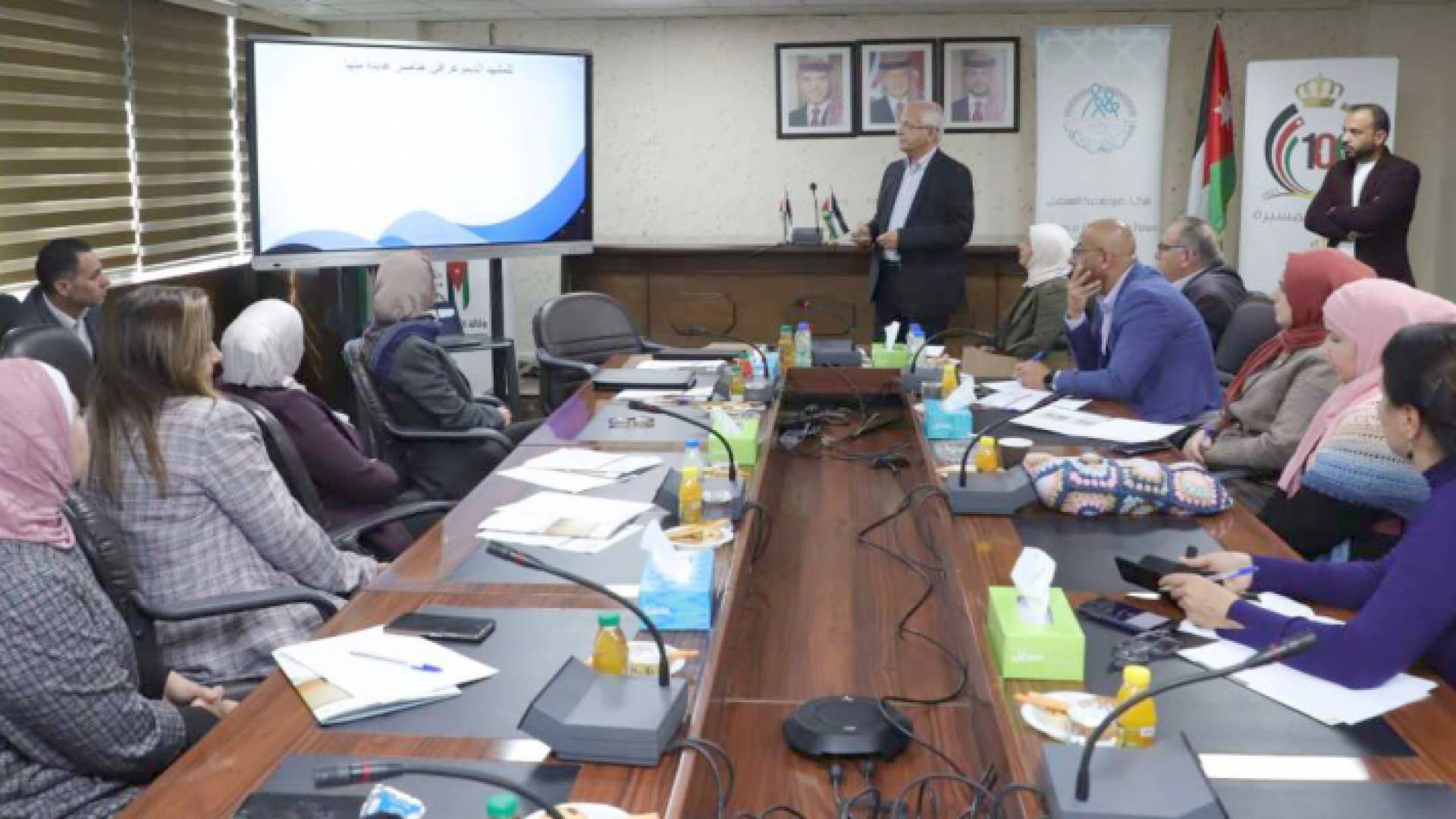 جلسة للأمين العام للمجلس الأعلى للسكان د.عيسى مصاروة مع صحافيين