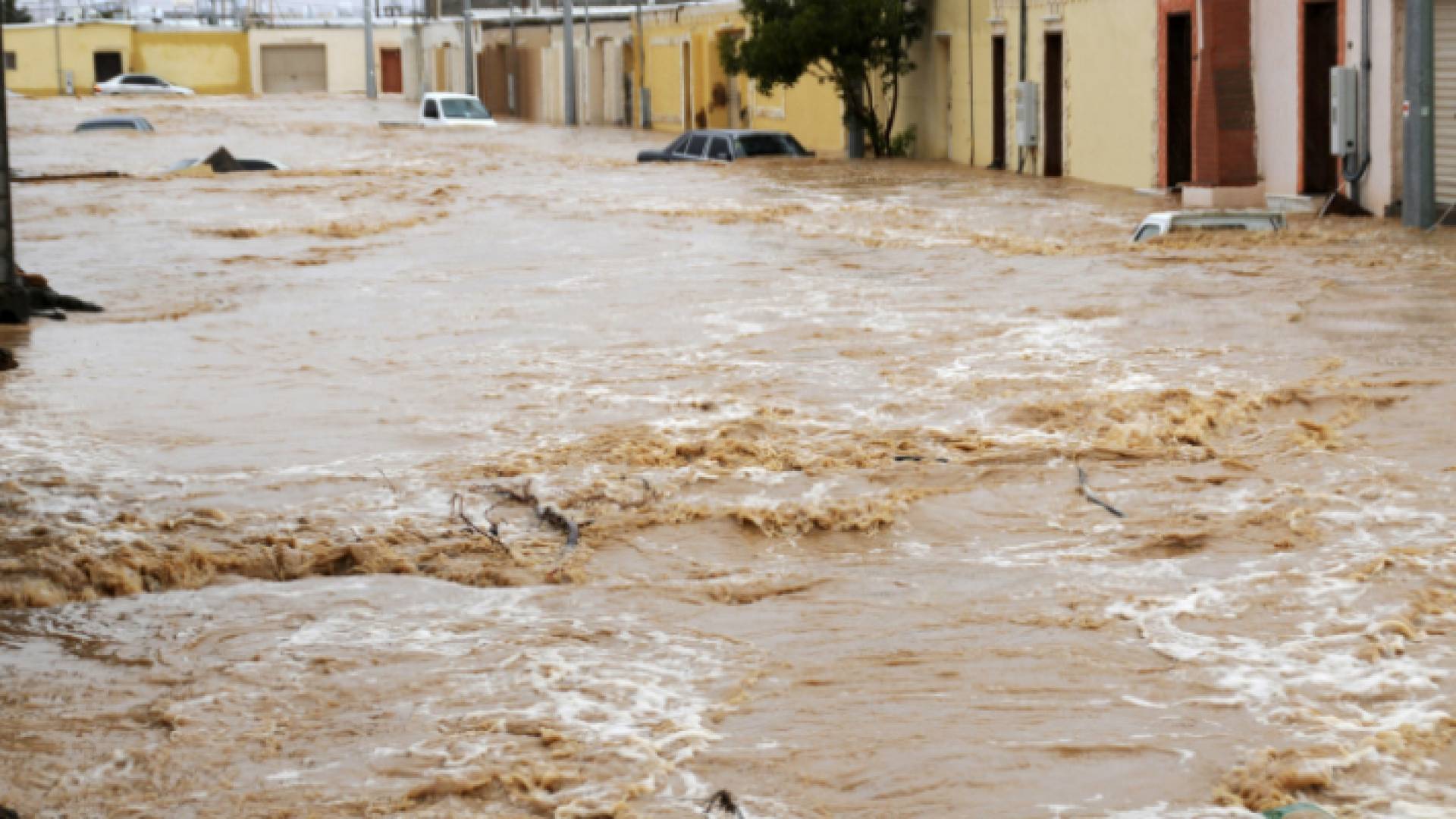 سيول تجتاح إحدى المناطق السعودية