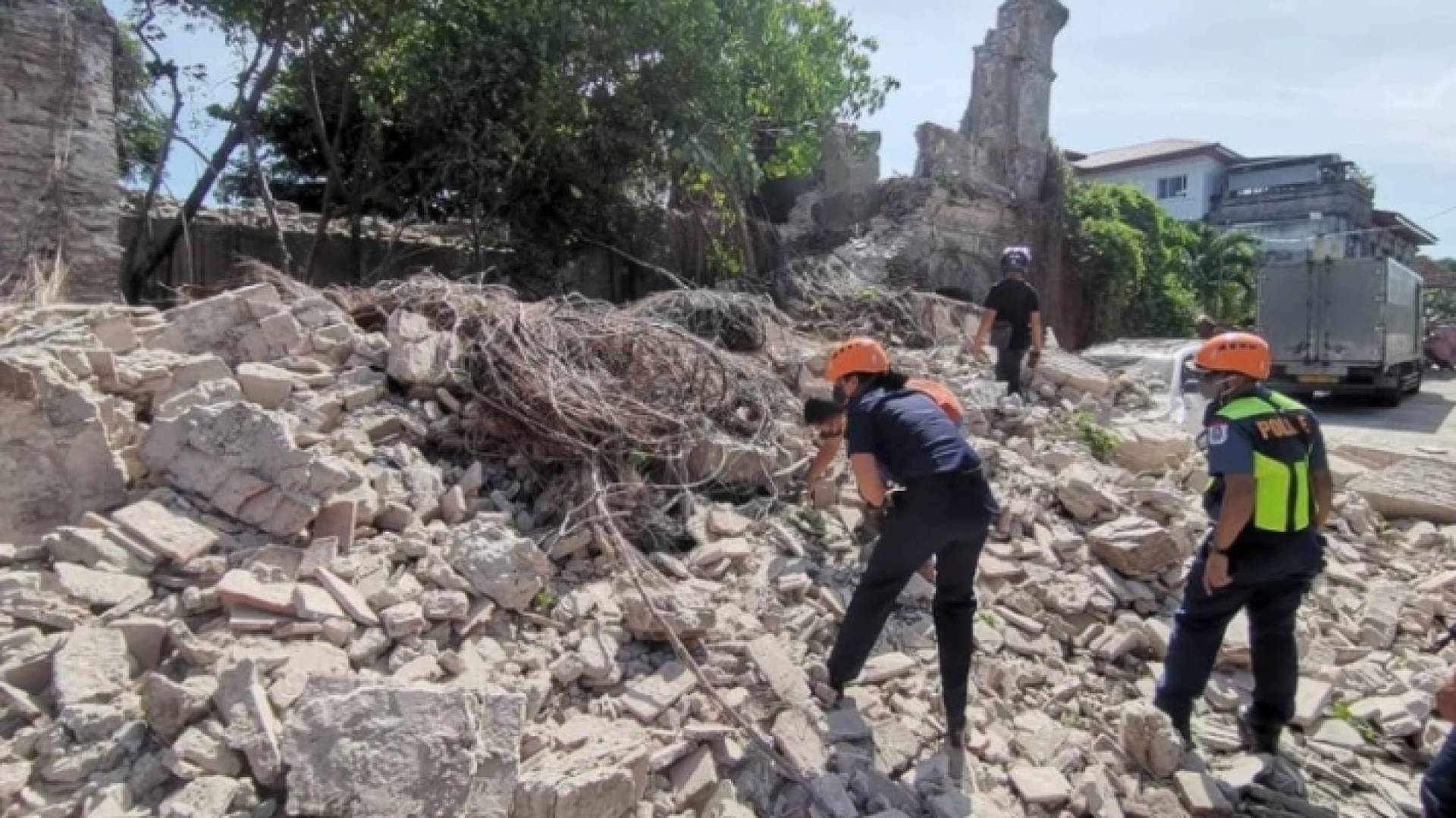 دمار خلفه زلزال في الفلبين