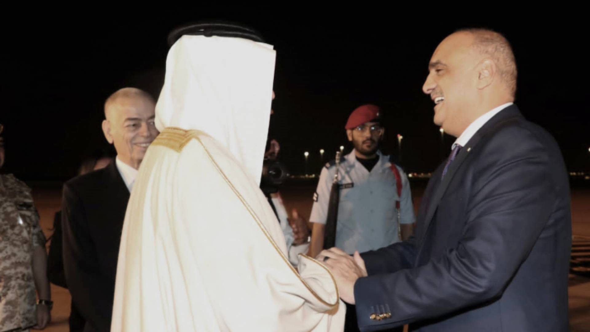 رئيس الوزراء يصل إلى الرياض