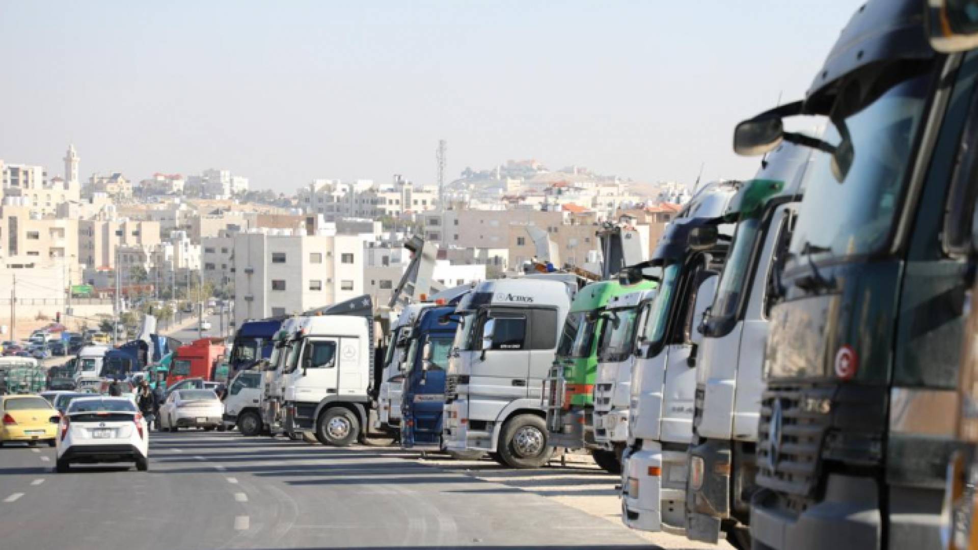 شاحنات مضربة عن العمل