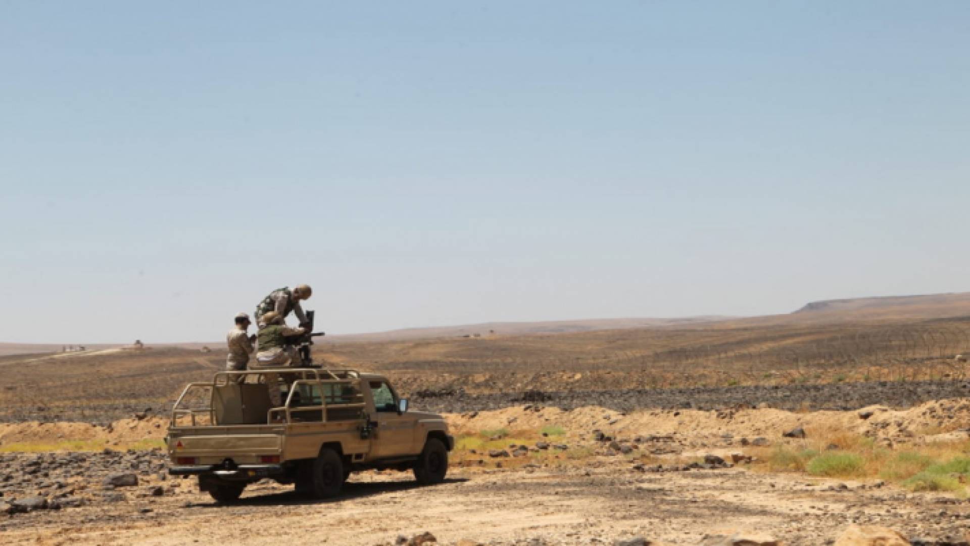 صورة أرشيفية لمنتسبي القوات المسلحة الأردنية على إحدى الواجهات الحدودية