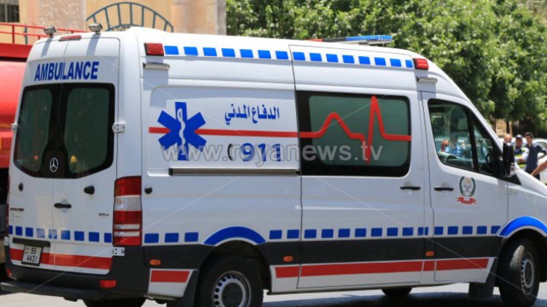 مركبة تابعة للدفاع المدني