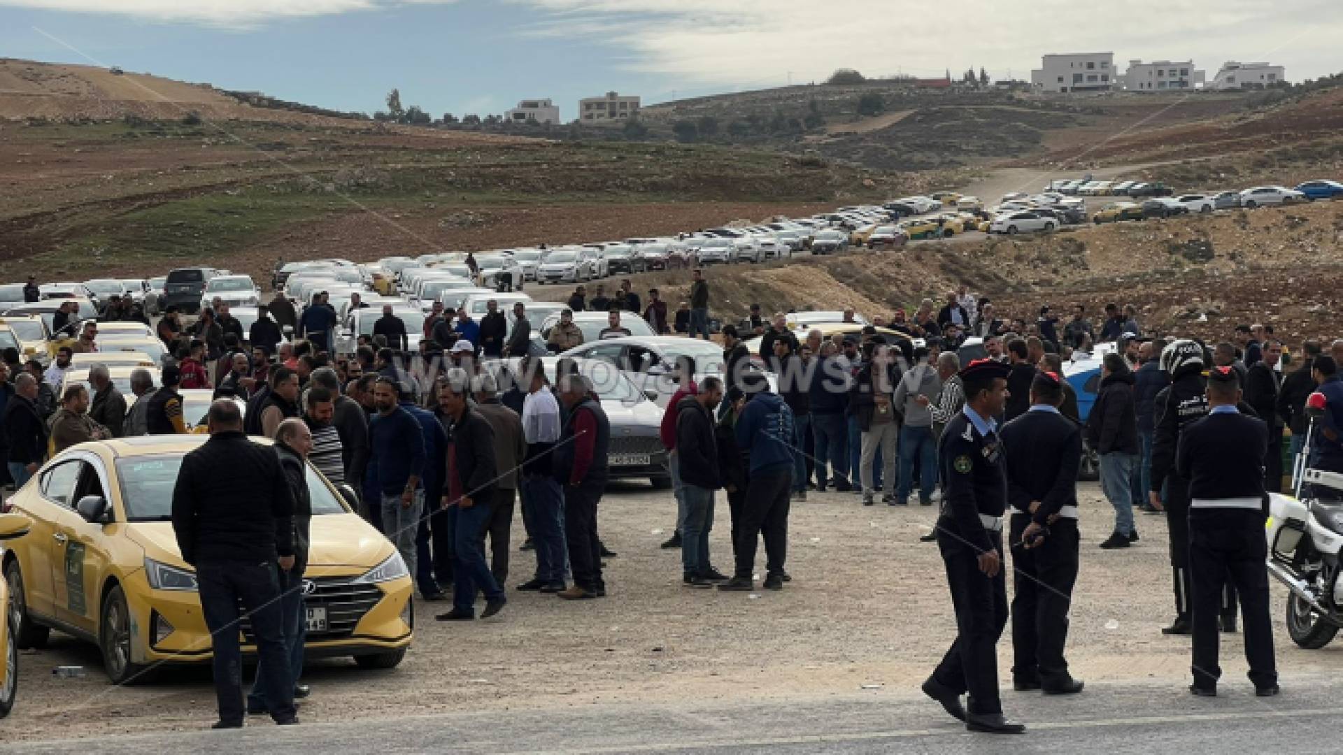 جانب من إضراب أصحاب التاكسي الأصفر في عمان