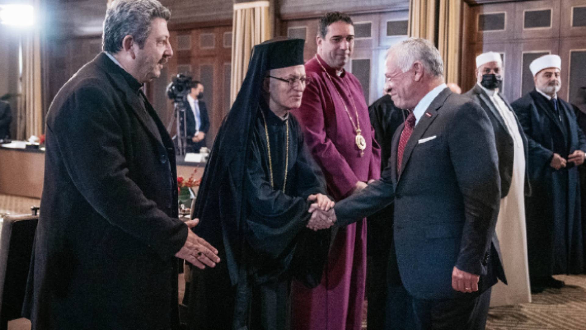 الملك يلتقي رؤساء الكنائس في الأردن والقدس وشخصيات مسيحية