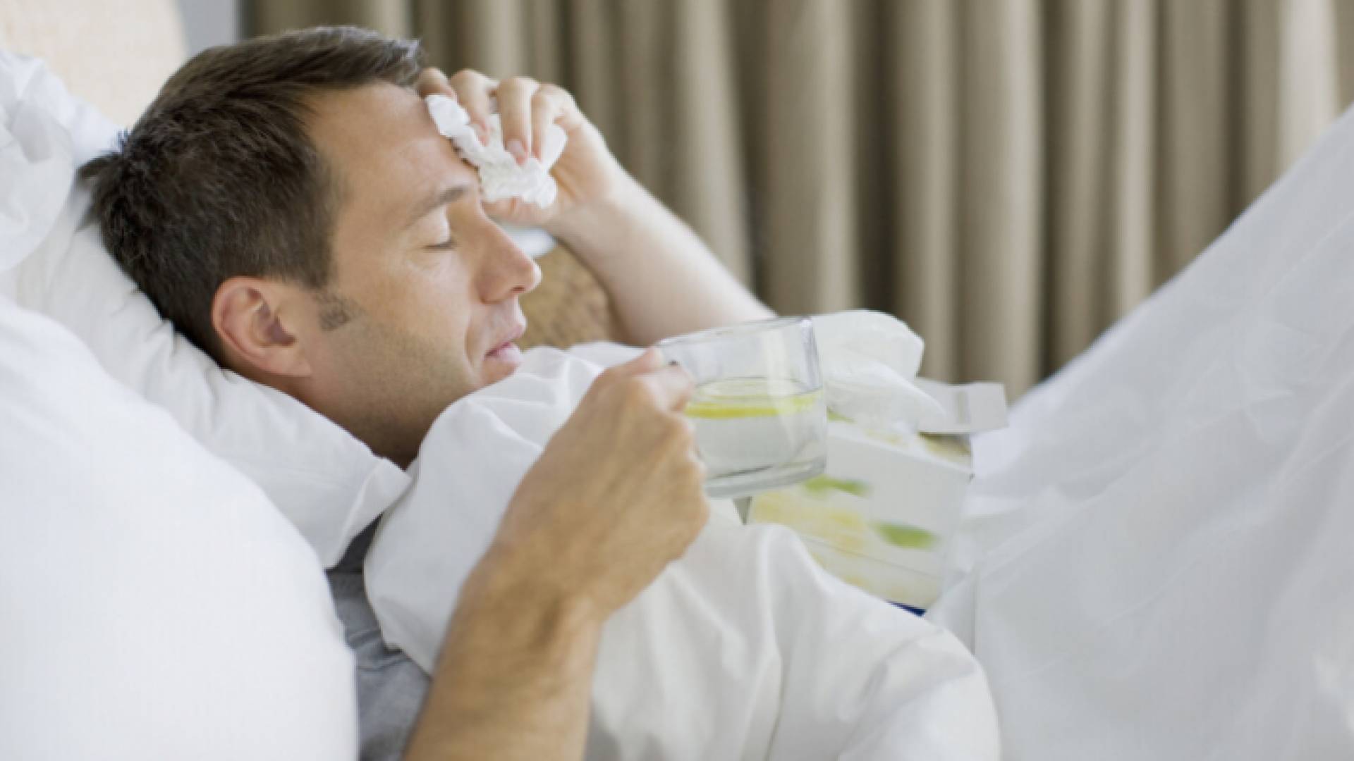 مريض يتلقى العلاج