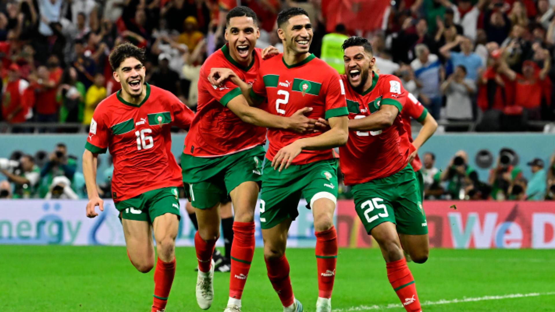 لحظة فوز المنتخب المغربي على اسبانيا