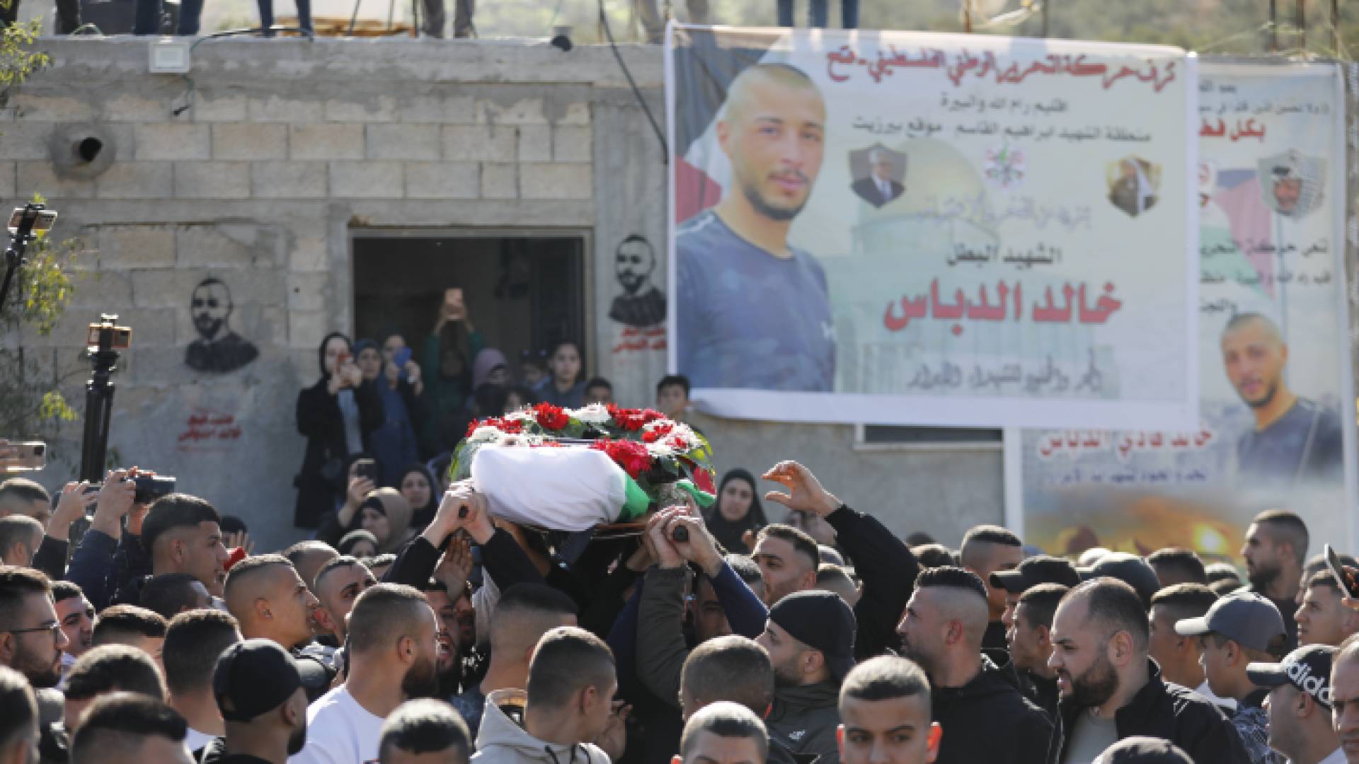 جانب من تشييع جثمان الشهيد خالد الدباس