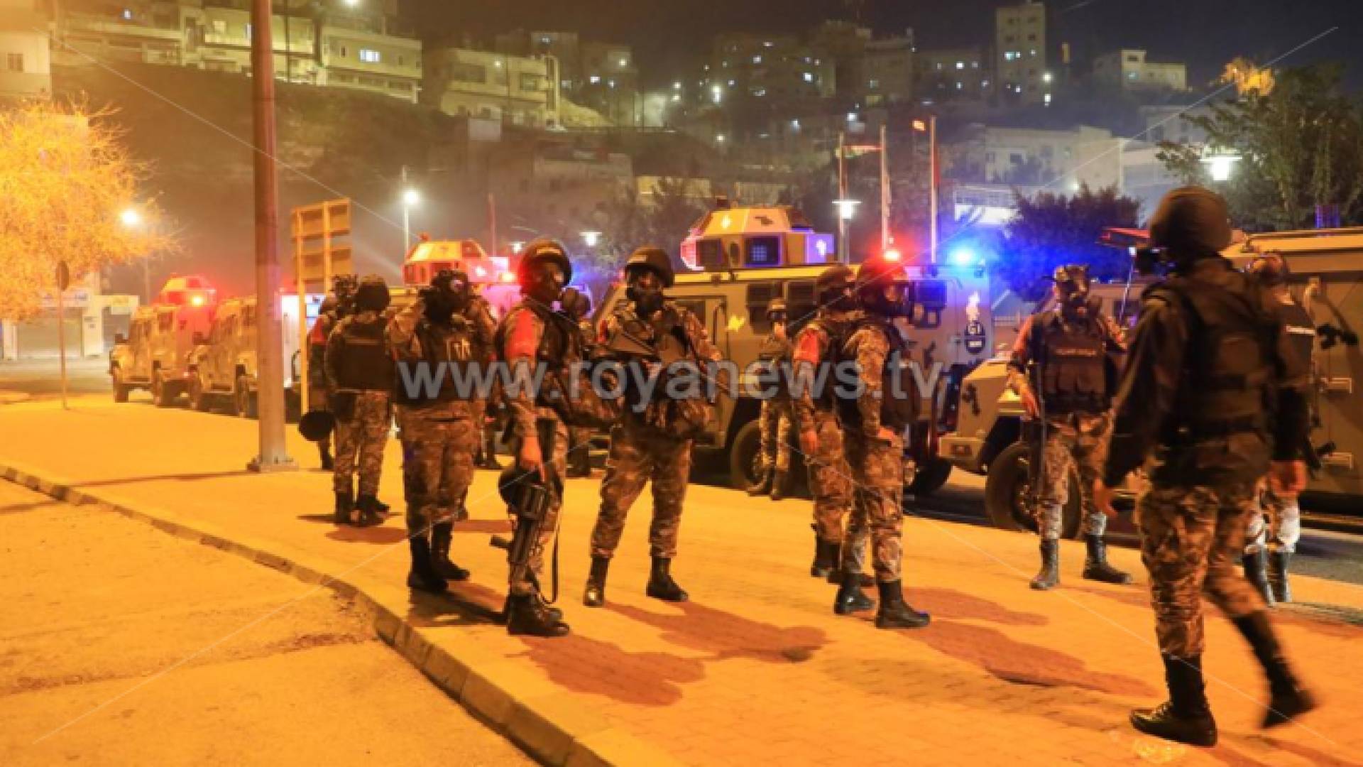 القوة الأمنية في مكان الاحتجاج