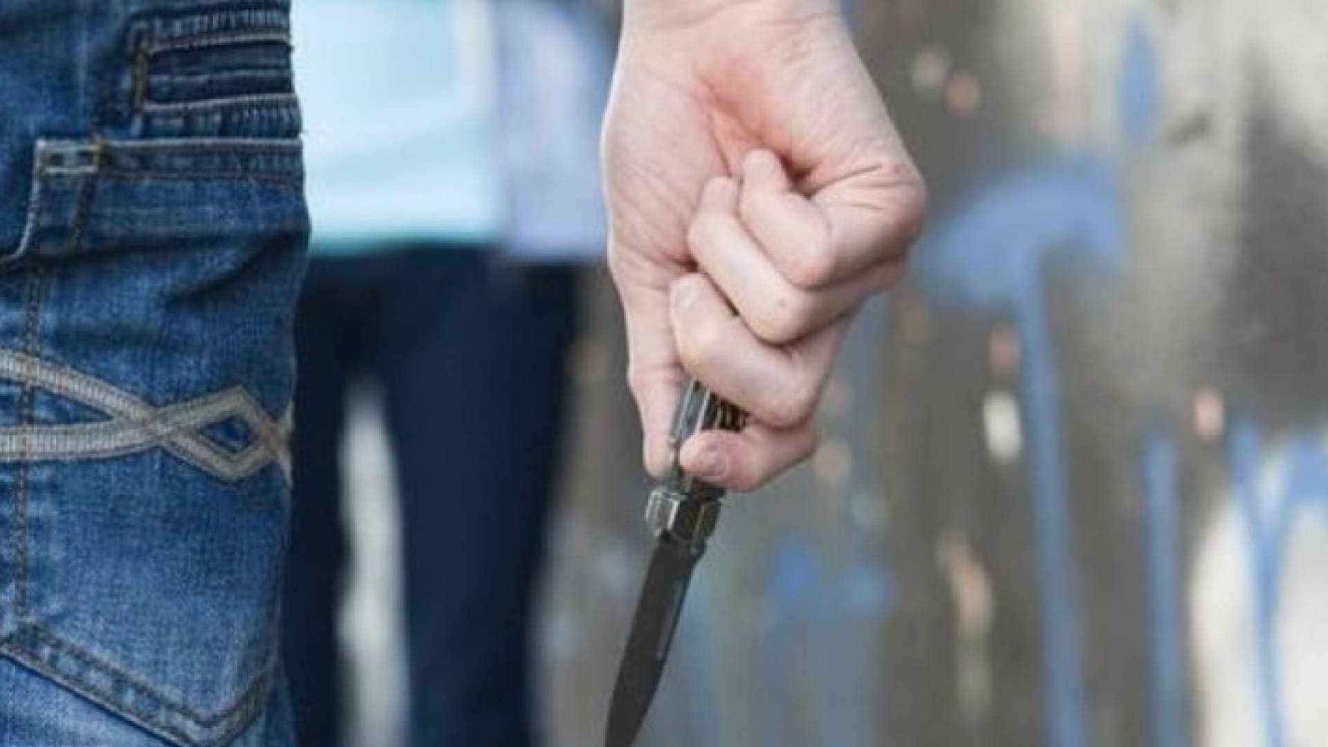 أداة حادة - تعبيرية