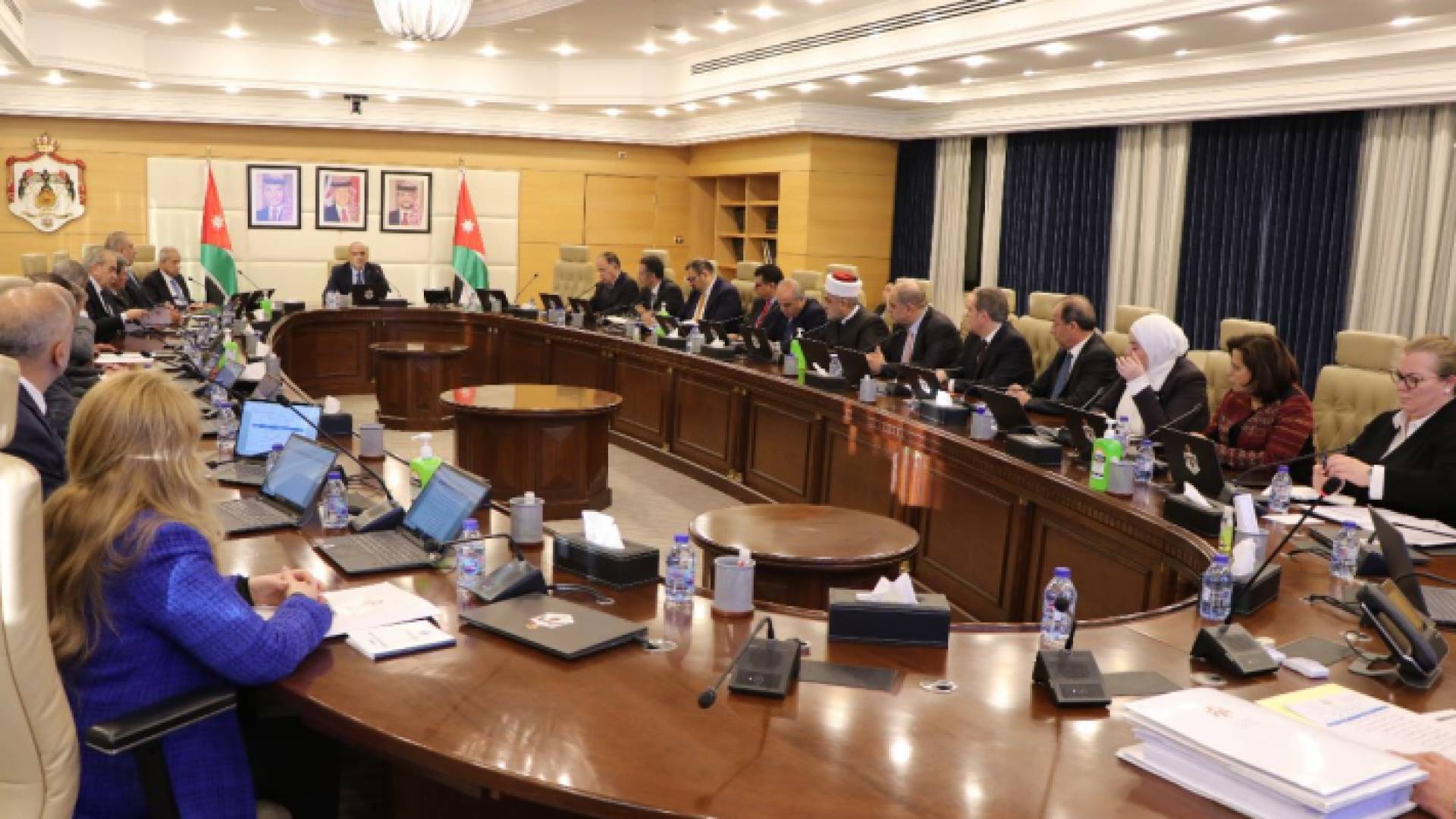 الصورة من جلسة مجلس الوزراء