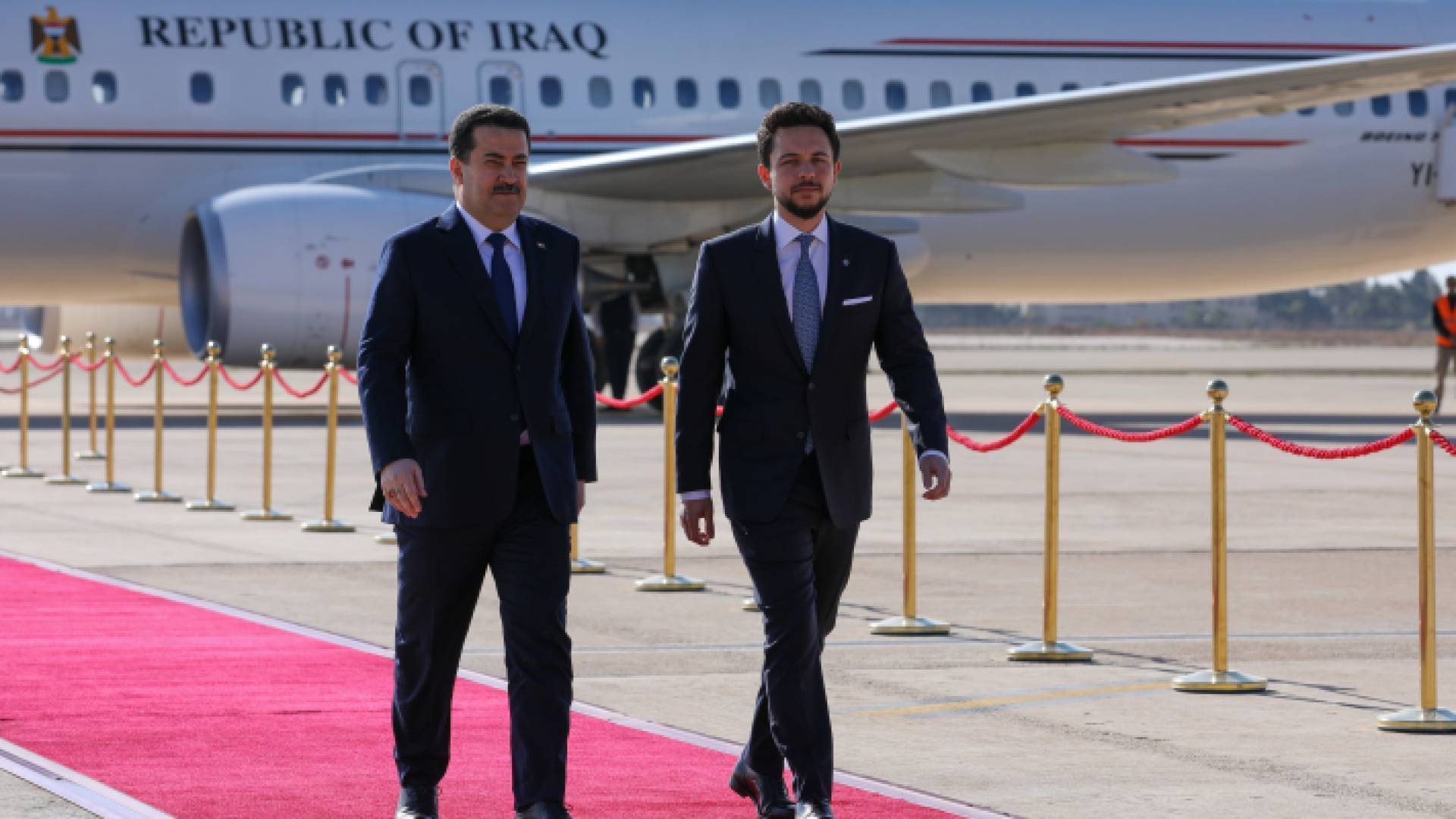 جانب من استقبال ولي العهد لرئيس الوزراء العراقي
