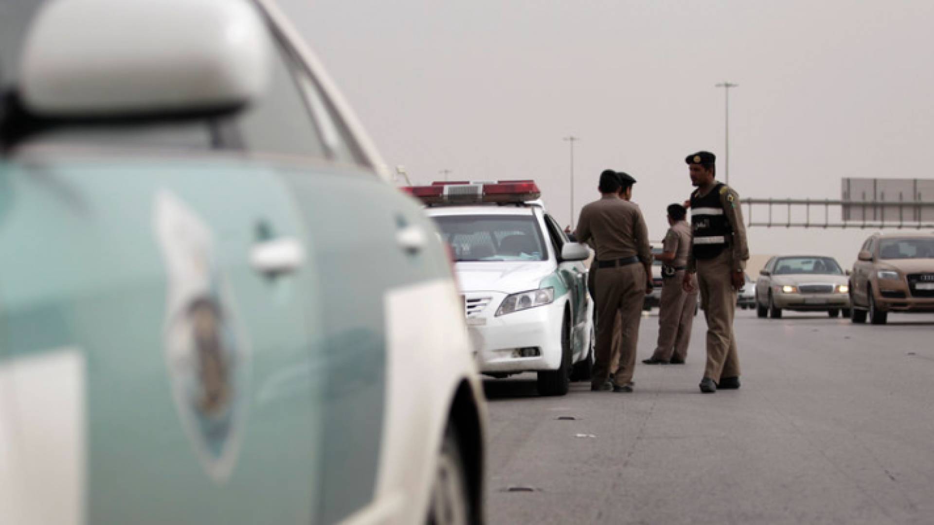 عناصر من السلطات السعودية