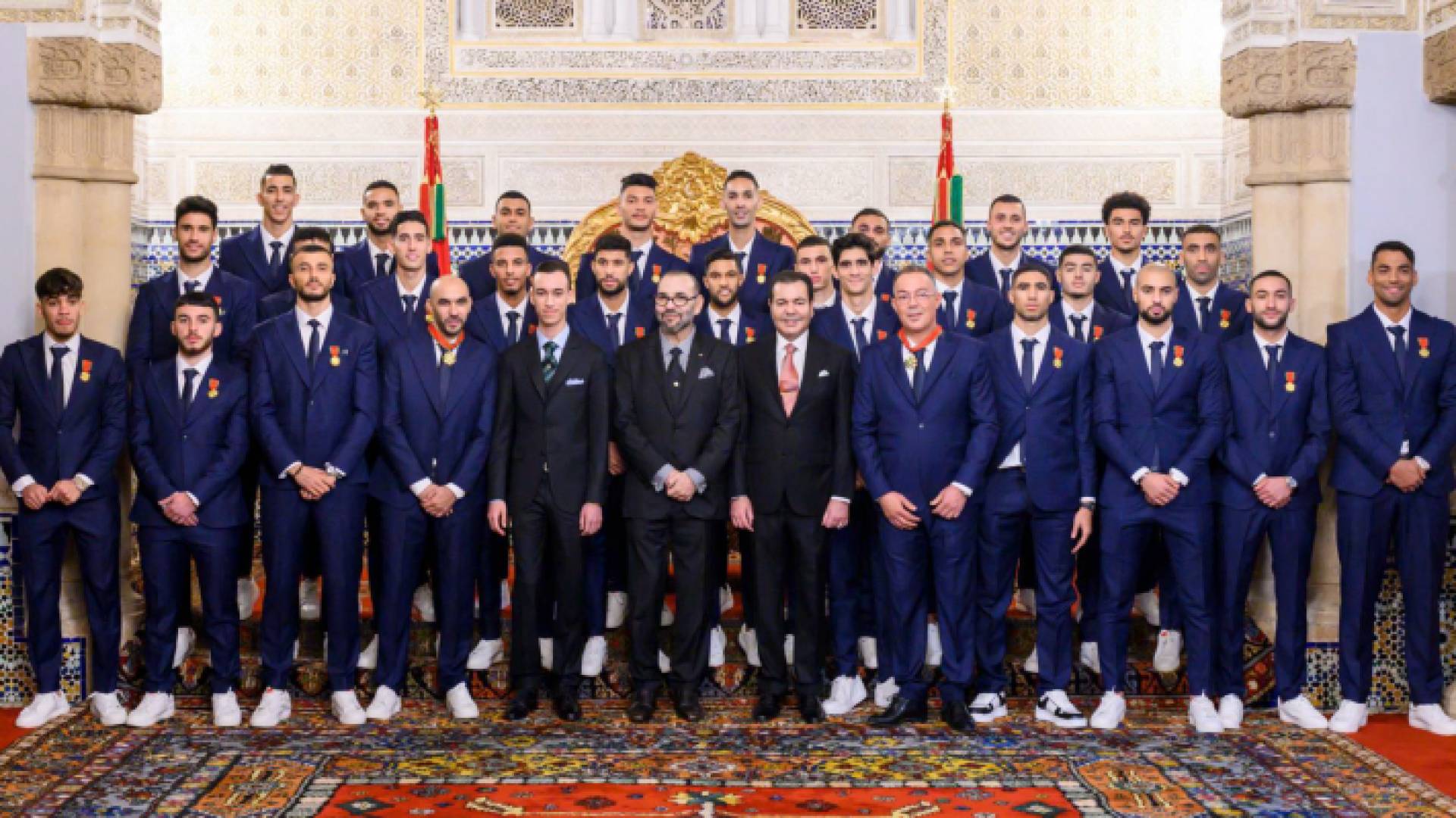 العاهل المغربي محمد السادس وبعثة المنتخب المشارك في كأس العالم